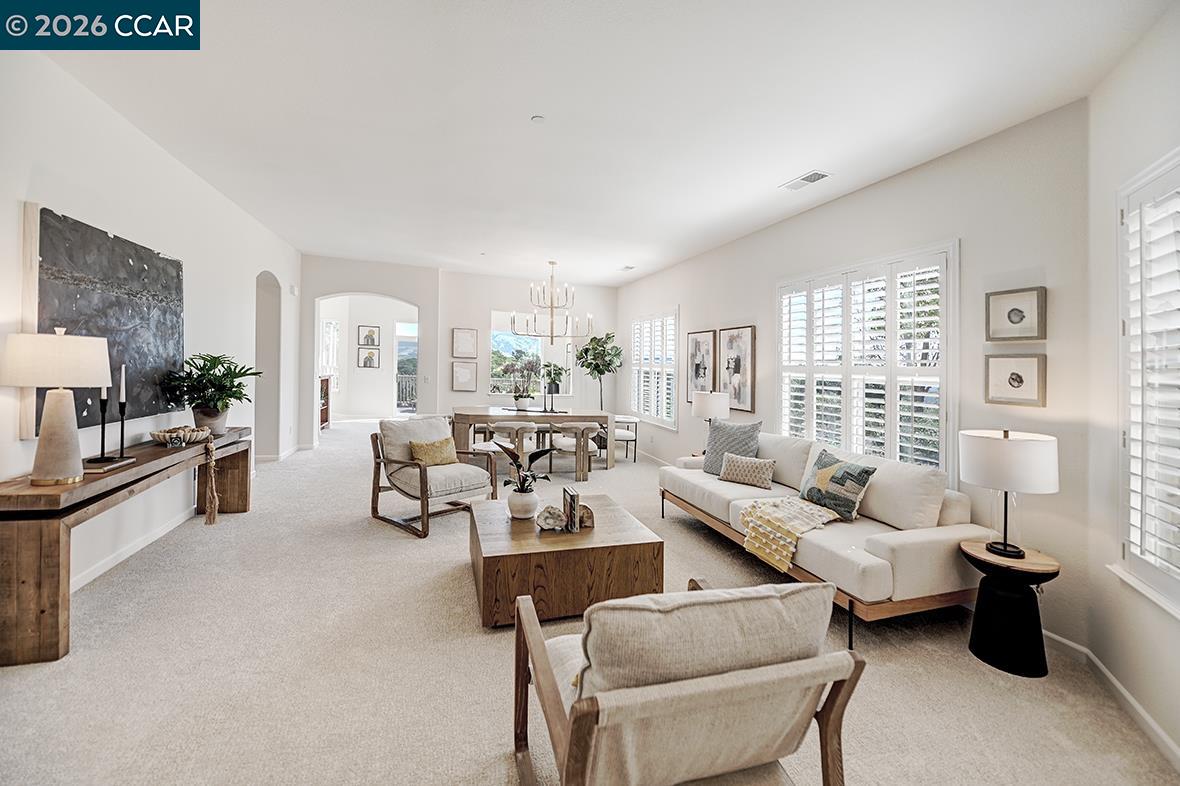 Photo #2: 41128683 Listing: Photo #2