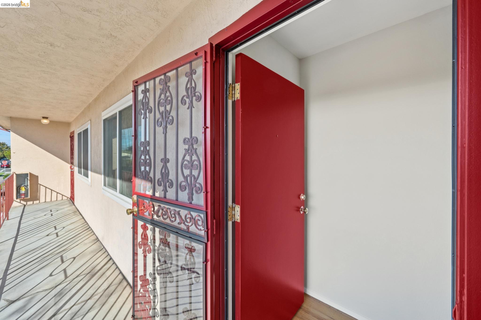 Detail Gallery Image 5 of 29 For 2727 Mcgee Ave, Berkeley,  CA 94703 - – Beds | – Baths