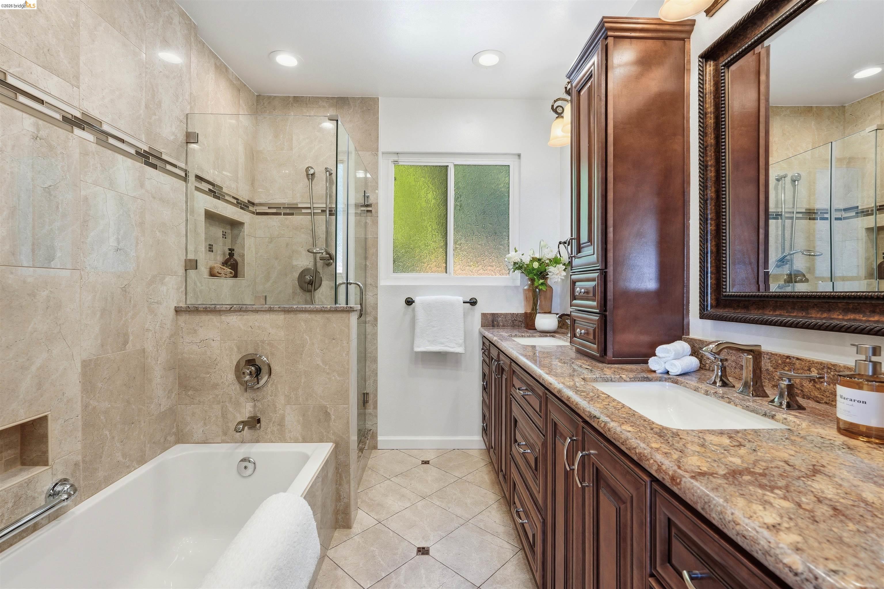 Detail Gallery Image 17 of 35 For 1902 Hoover Ave., Oakland,  CA 94602 - 3 Beds | 2 Baths