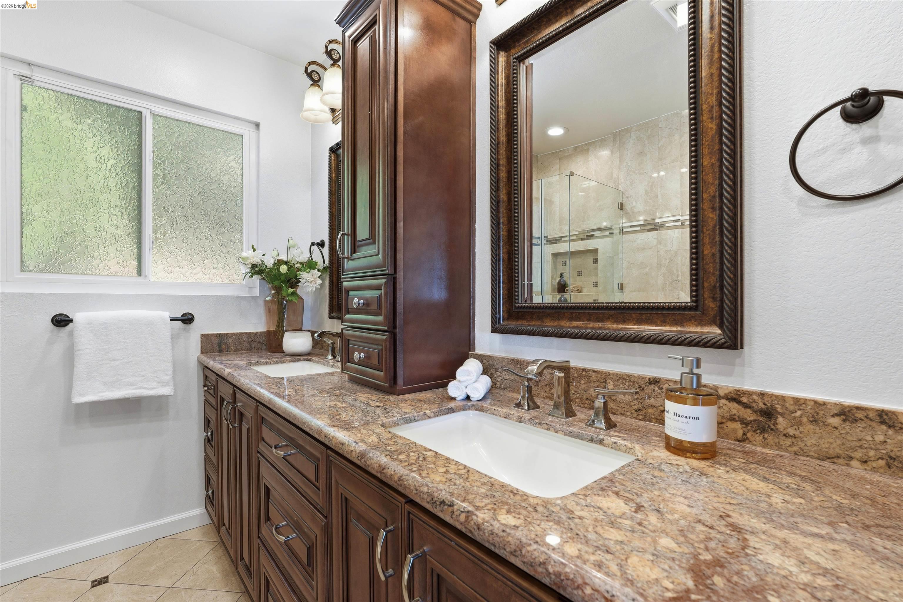 Detail Gallery Image 18 of 35 For 1902 Hoover Ave., Oakland,  CA 94602 - 3 Beds | 2 Baths