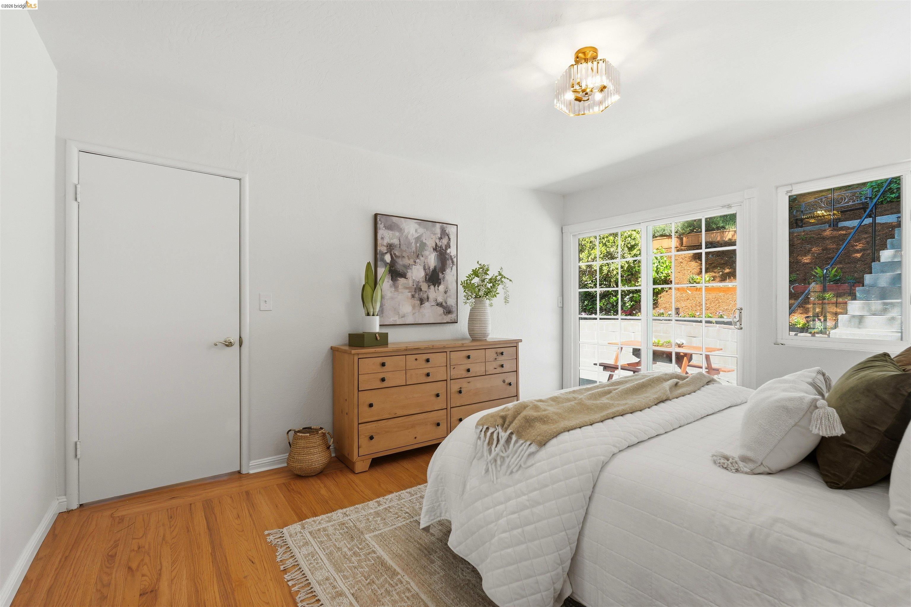 Detail Gallery Image 23 of 35 For 1902 Hoover Ave., Oakland,  CA 94602 - 3 Beds | 2 Baths