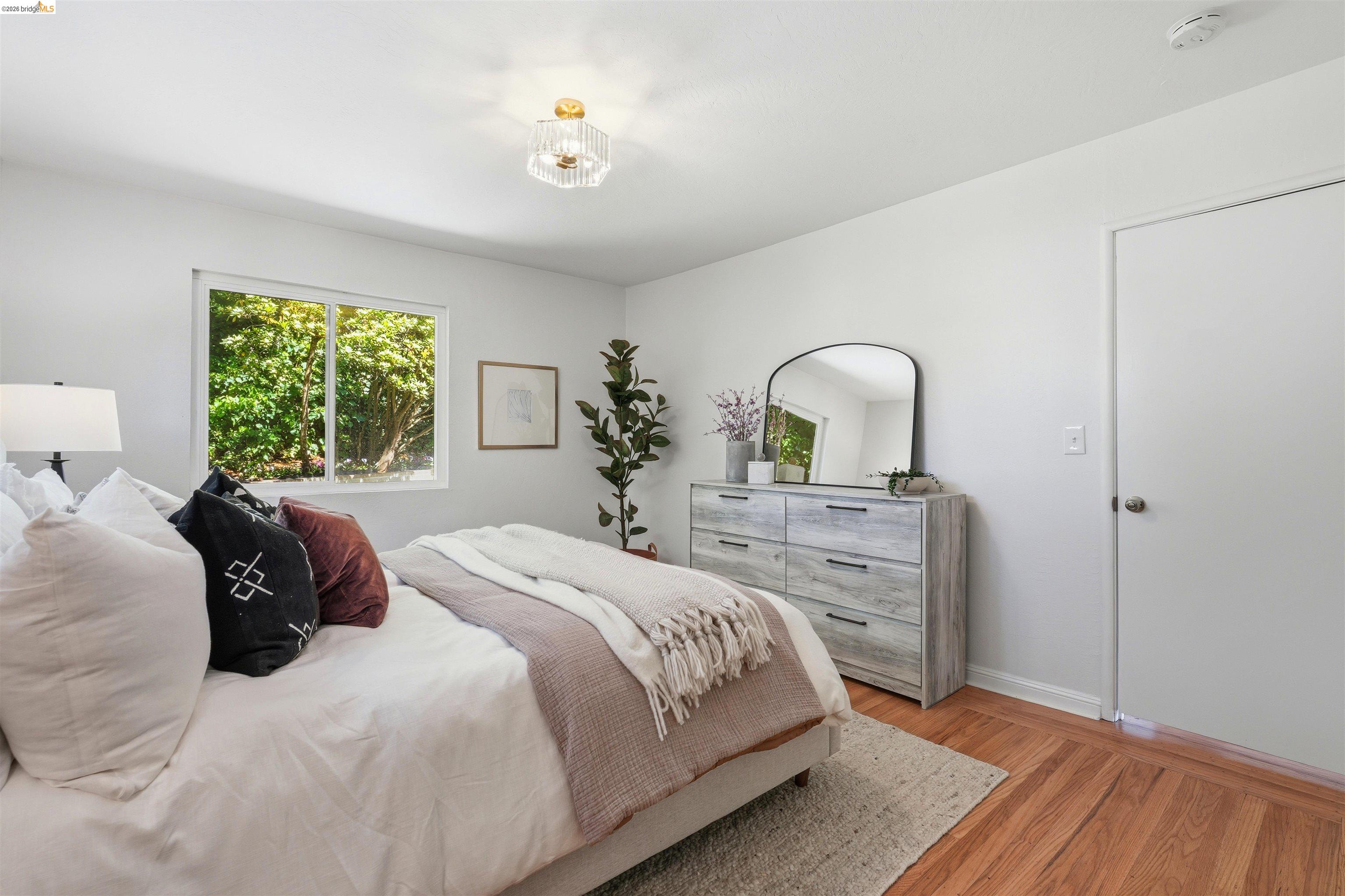 Detail Gallery Image 26 of 35 For 1902 Hoover Ave., Oakland,  CA 94602 - 3 Beds | 2 Baths