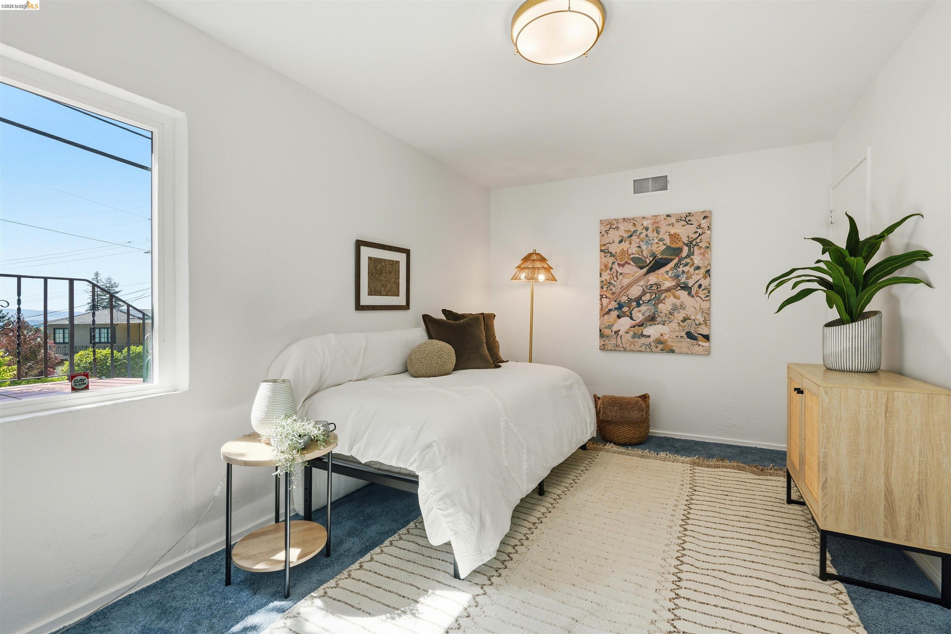 Detail Gallery Image 28 of 35 For 1902 Hoover Ave., Oakland,  CA 94602 - 3 Beds | 2 Baths