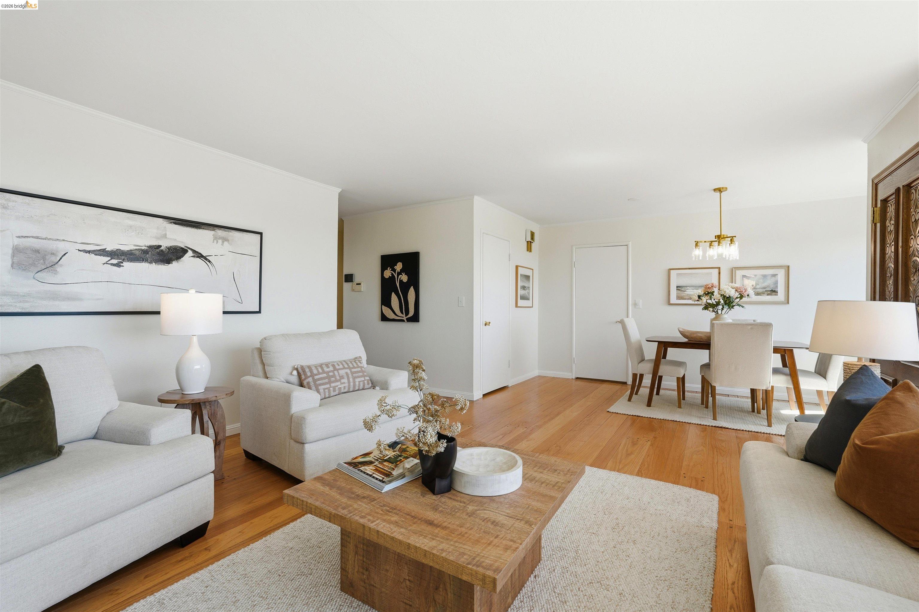 Detail Gallery Image 7 of 35 For 1902 Hoover Ave., Oakland,  CA 94602 - 3 Beds | 2 Baths