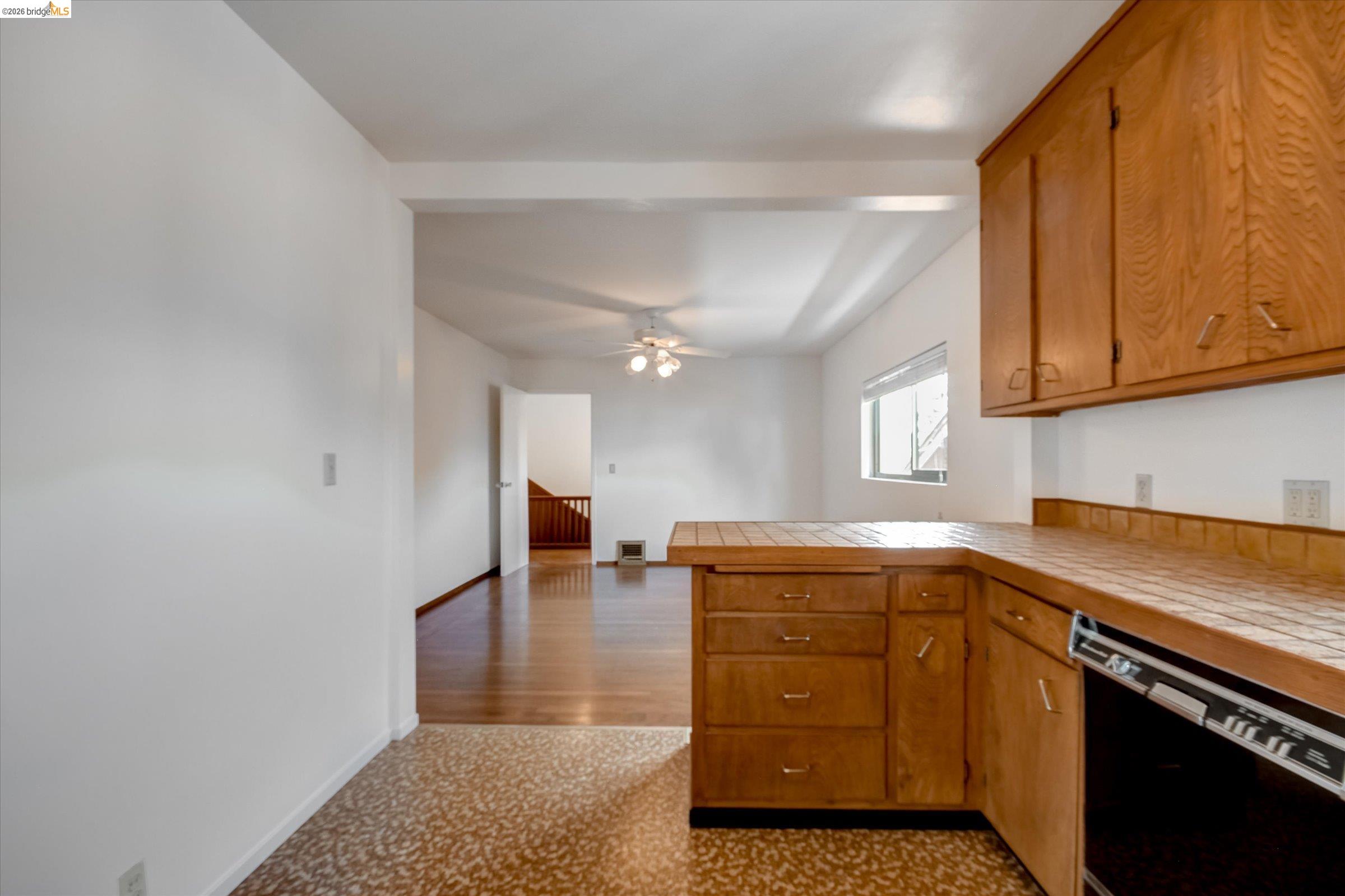 Detail Gallery Image 21 of 59 For 5570 Taft Ave, Oakland,  CA 94618 - – Beds | – Baths