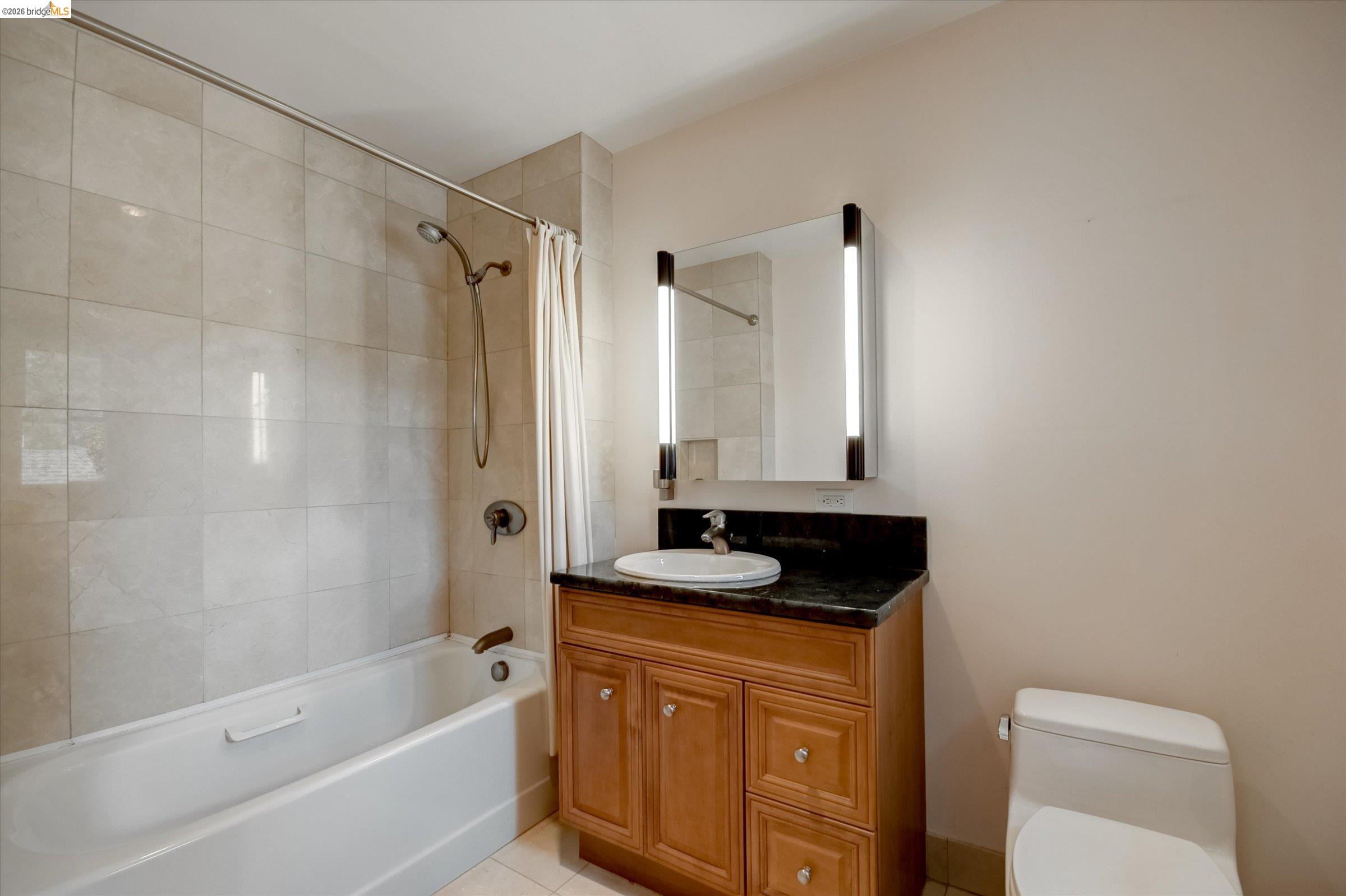 Detail Gallery Image 24 of 59 For 5570 Taft Ave, Oakland,  CA 94618 - – Beds | – Baths