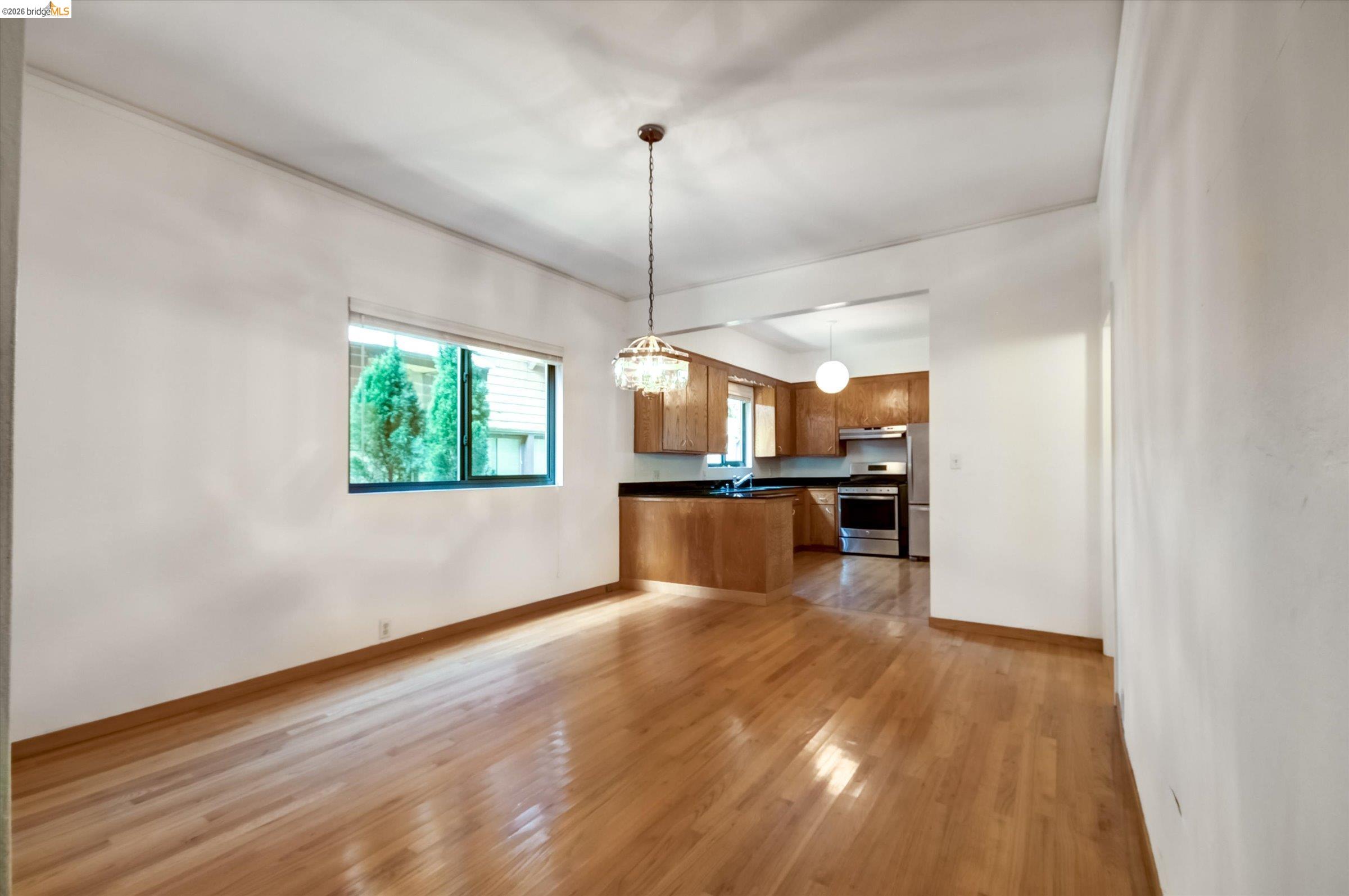 Detail Gallery Image 38 of 59 For 5570 Taft Ave, Oakland,  CA 94618 - – Beds | – Baths