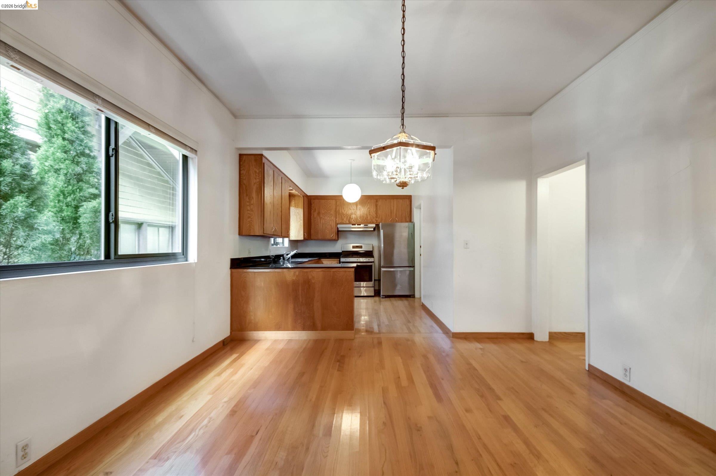 Detail Gallery Image 40 of 59 For 5570 Taft Ave, Oakland,  CA 94618 - – Beds | – Baths