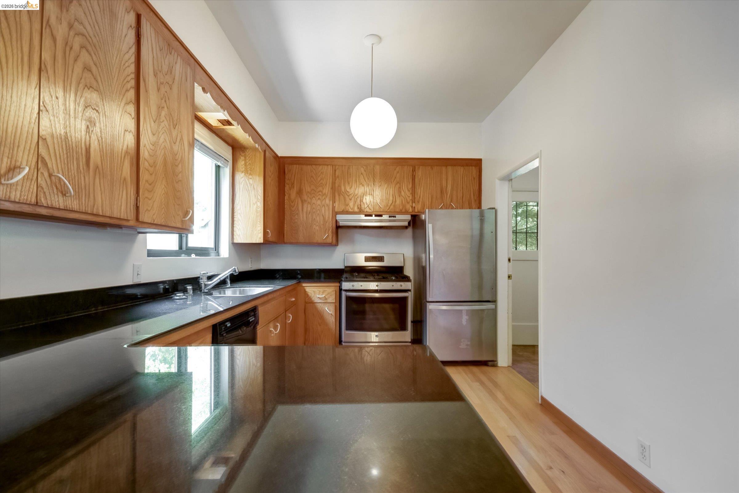 Detail Gallery Image 43 of 59 For 5570 Taft Ave, Oakland,  CA 94618 - – Beds | – Baths