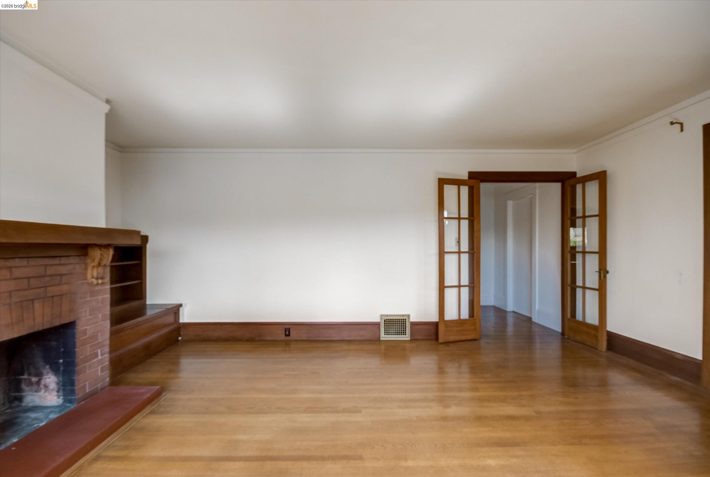 Detail Gallery Image 9 of 59 For 5570 Taft Ave, Oakland,  CA 94618 - – Beds | – Baths