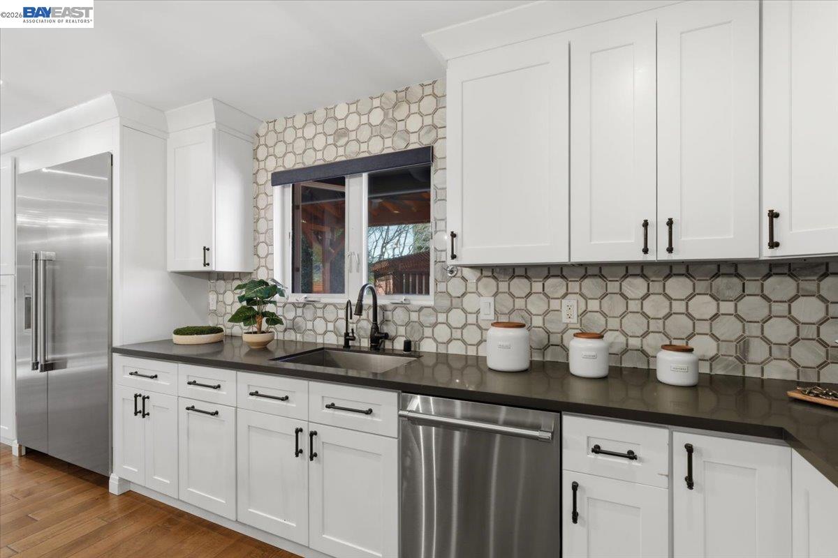 Detail Gallery Image 11 of 38 For 706 Wisteria Dr, Fremont,  CA 94539 - 4 Beds | 2/1 Baths