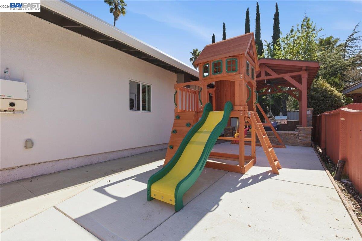 Detail Gallery Image 35 of 38 For 706 Wisteria Dr, Fremont,  CA 94539 - 4 Beds | 2/1 Baths