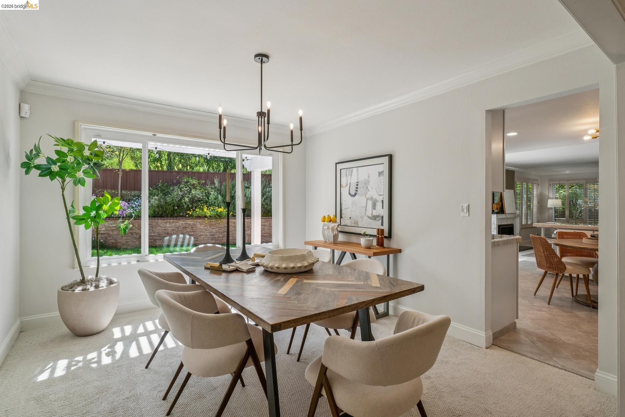 Detail Gallery Image 11 of 40 For 1977 Woodbury Ct, Walnut Creek,  CA 94596 - 5 Beds | 2/1 Baths