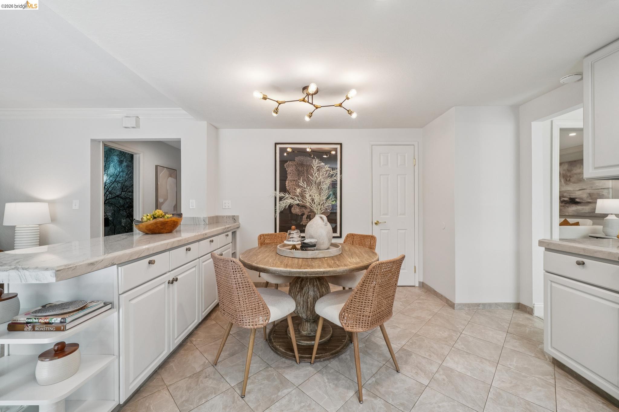 Detail Gallery Image 14 of 40 For 1977 Woodbury Ct, Walnut Creek,  CA 94596 - 5 Beds | 2/1 Baths