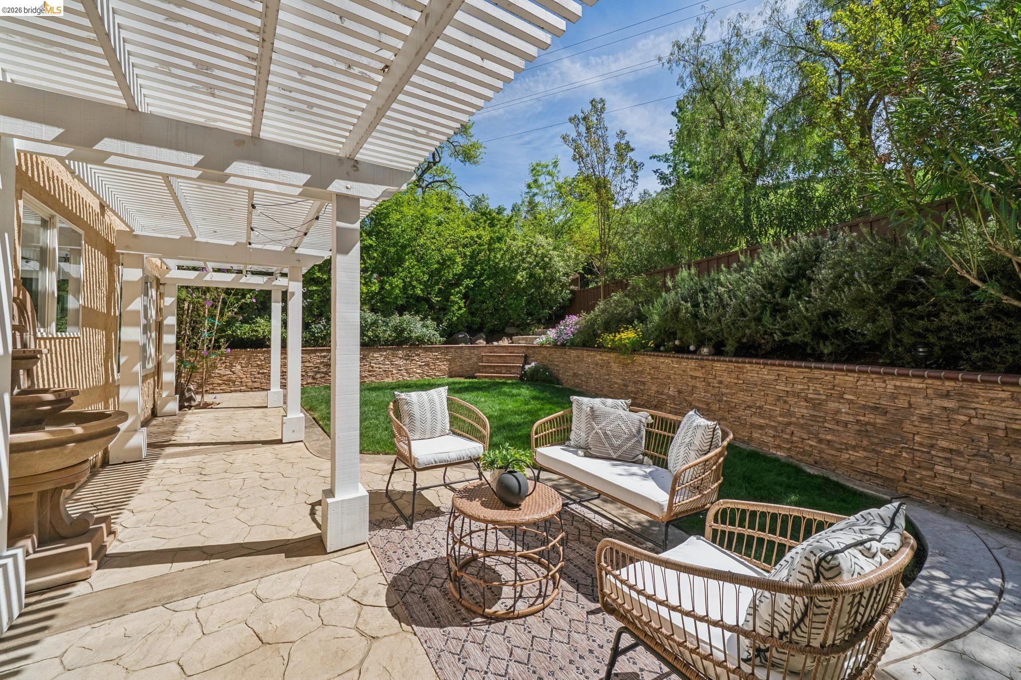 Detail Gallery Image 18 of 40 For 1977 Woodbury Ct, Walnut Creek,  CA 94596 - 5 Beds | 2/1 Baths