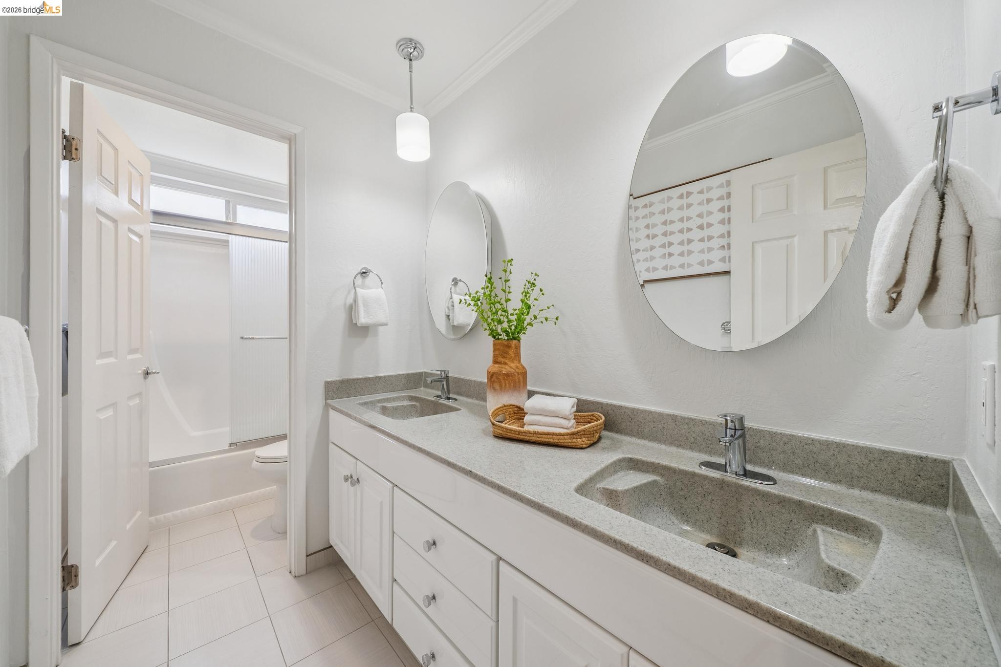 Detail Gallery Image 28 of 40 For 1977 Woodbury Ct, Walnut Creek,  CA 94596 - 5 Beds | 2/1 Baths