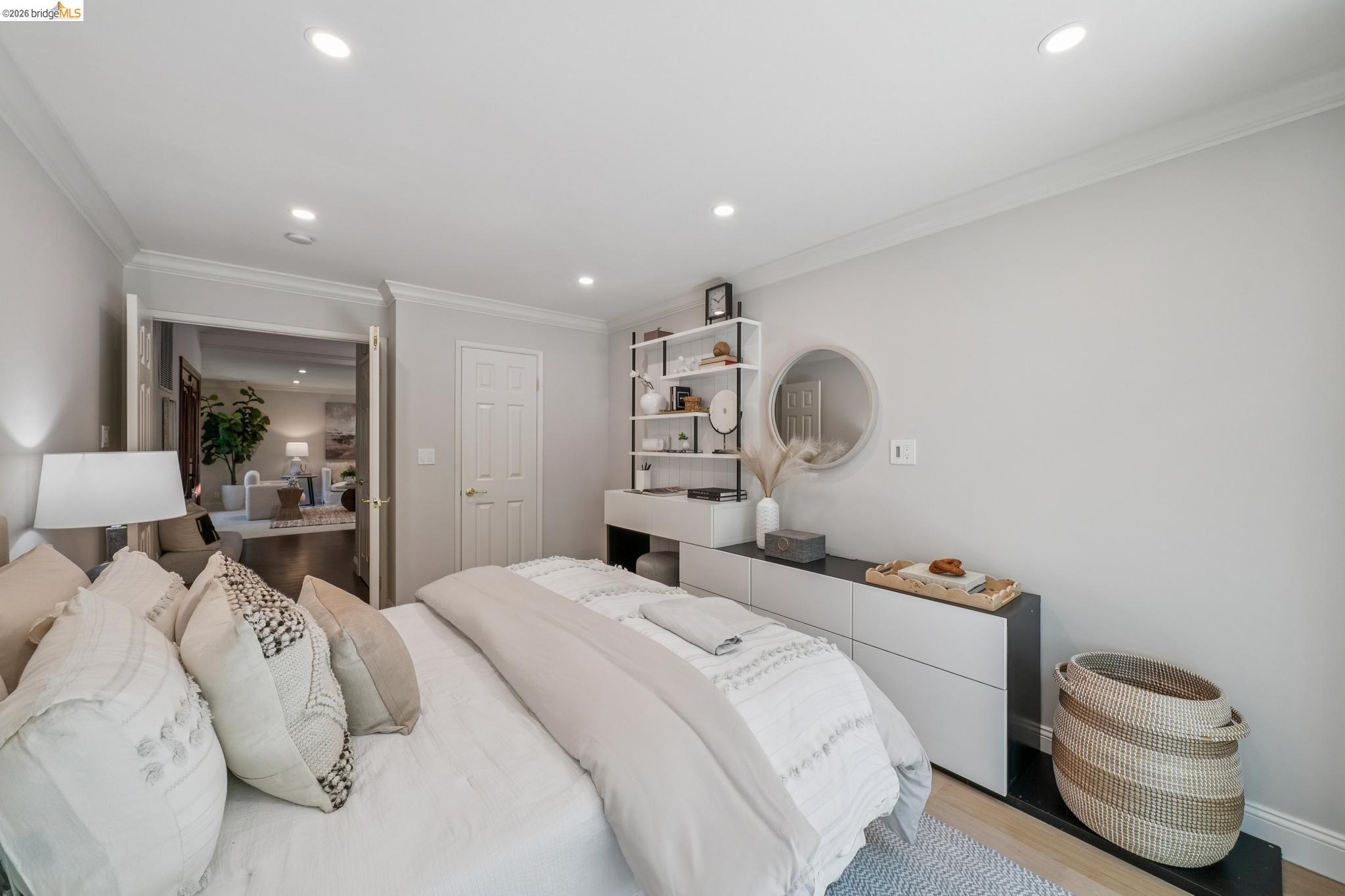 Detail Gallery Image 31 of 40 For 1977 Woodbury Ct, Walnut Creek,  CA 94596 - 5 Beds | 2/1 Baths