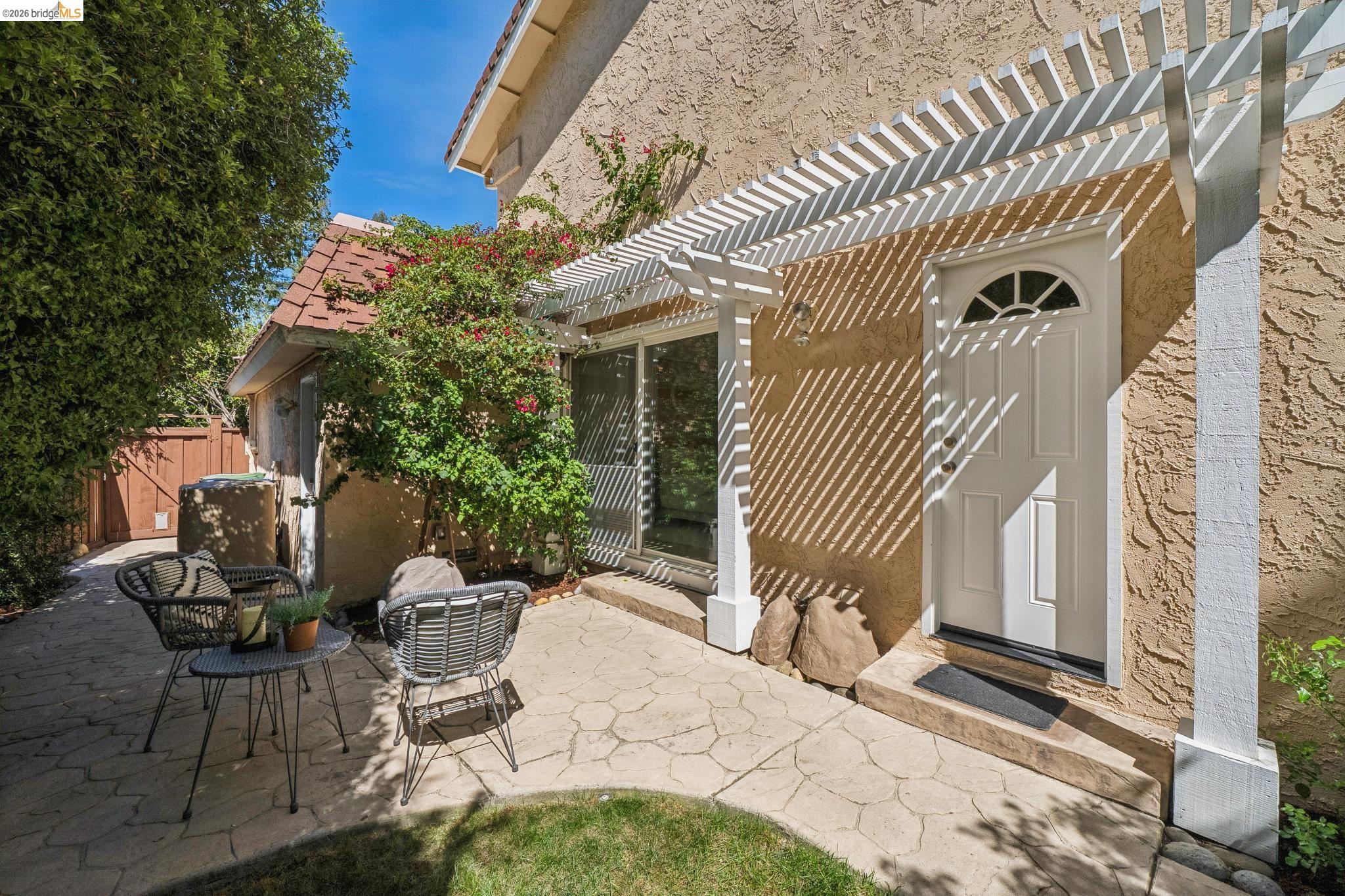 Detail Gallery Image 35 of 40 For 1977 Woodbury Ct, Walnut Creek,  CA 94596 - 5 Beds | 2/1 Baths