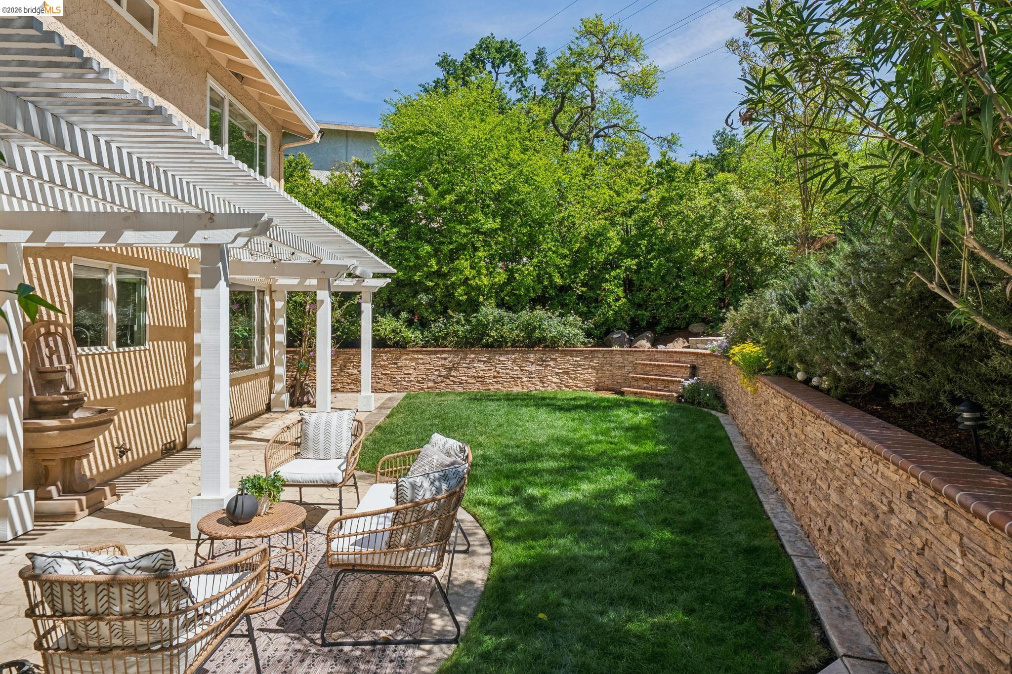 Detail Gallery Image 37 of 40 For 1977 Woodbury Ct, Walnut Creek,  CA 94596 - 5 Beds | 2/1 Baths