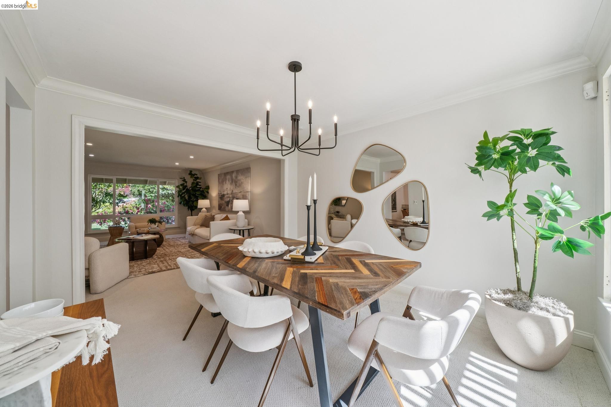 Detail Gallery Image 10 of 40 For 1977 Woodbury Ct, Walnut Creek,  CA 94596 - 5 Beds | 2/1 Baths