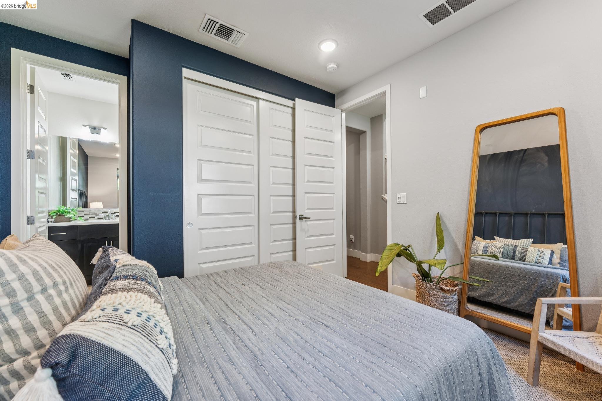 Detail Gallery Image 24 of 60 For 489 Diller Street, Alameda,  CA 94501-7864 - 3 Beds | 3/1 Baths