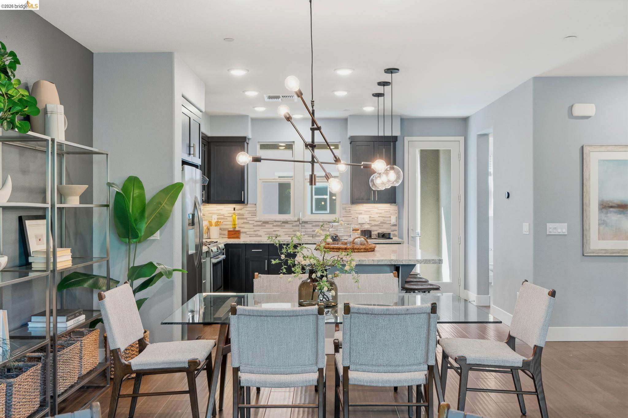 Detail Gallery Image 4 of 60 For 489 Diller Street, Alameda,  CA 94501-7864 - 3 Beds | 3/1 Baths