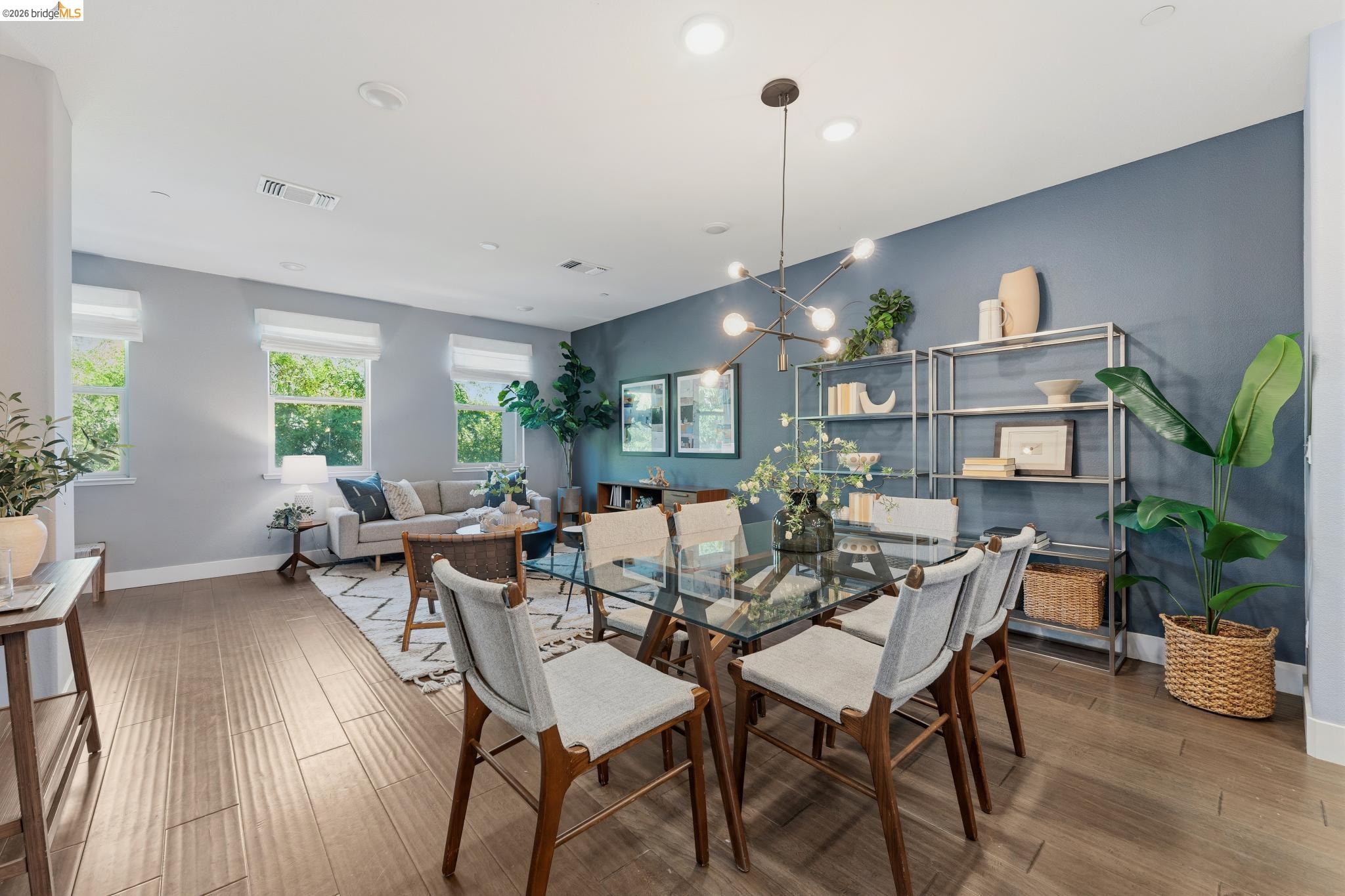 Detail Gallery Image 8 of 60 For 489 Diller Street, Alameda,  CA 94501-7864 - 3 Beds | 3/1 Baths