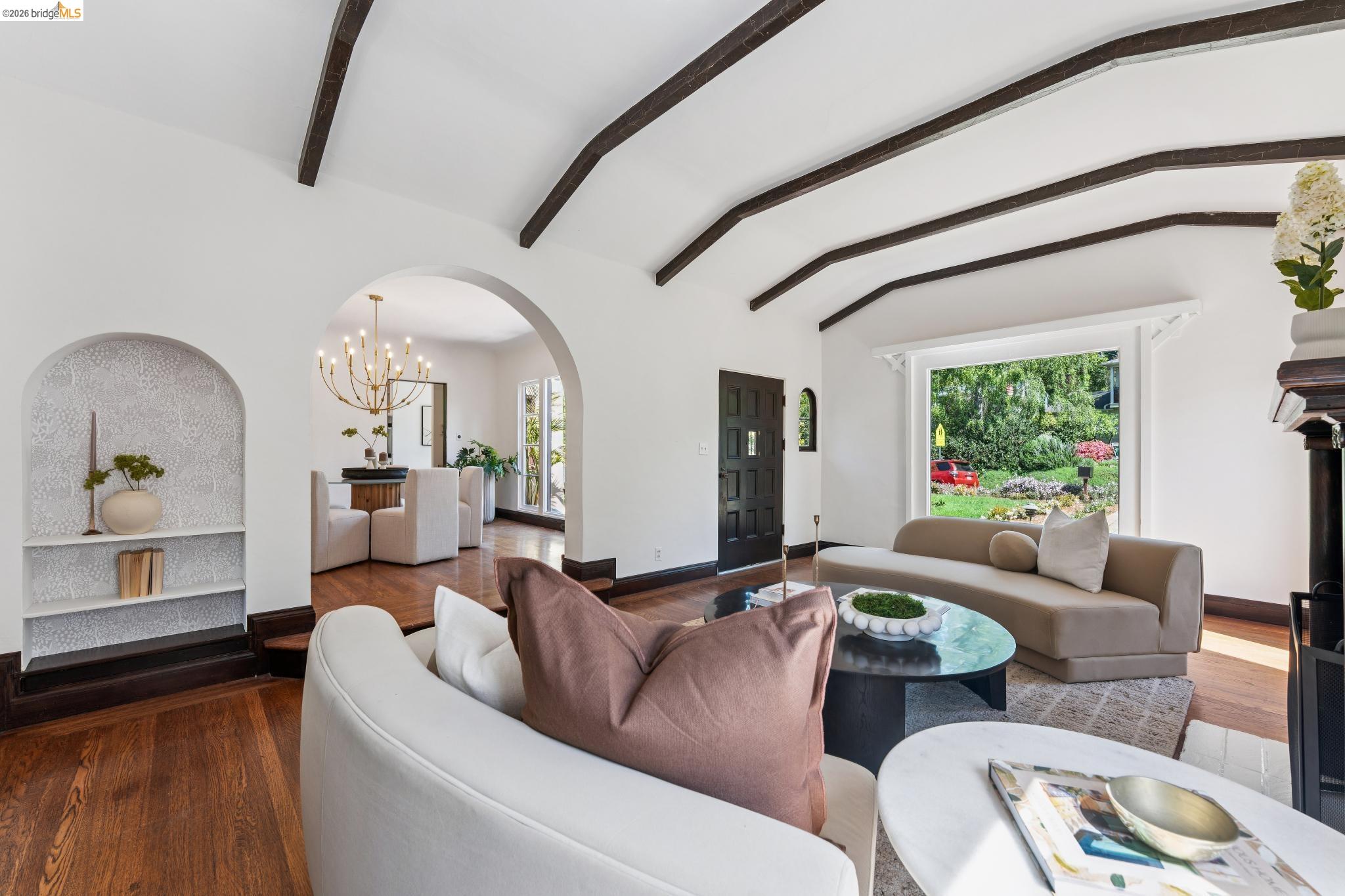 Detail Gallery Image 13 of 60 For 2615 La Cuesta Ave, Oakland,  CA 94611 - 3 Beds | 3 Baths