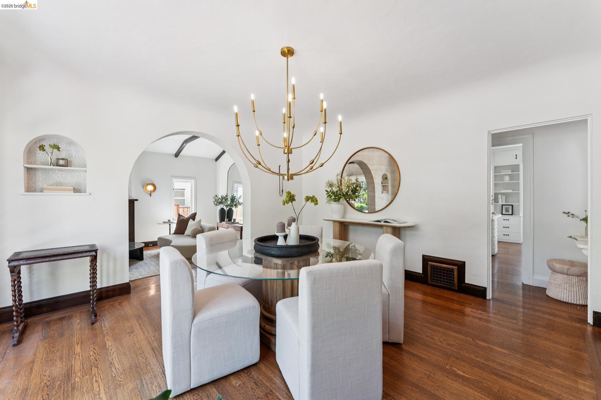 Detail Gallery Image 17 of 60 For 2615 La Cuesta Ave, Oakland,  CA 94611 - 3 Beds | 3 Baths