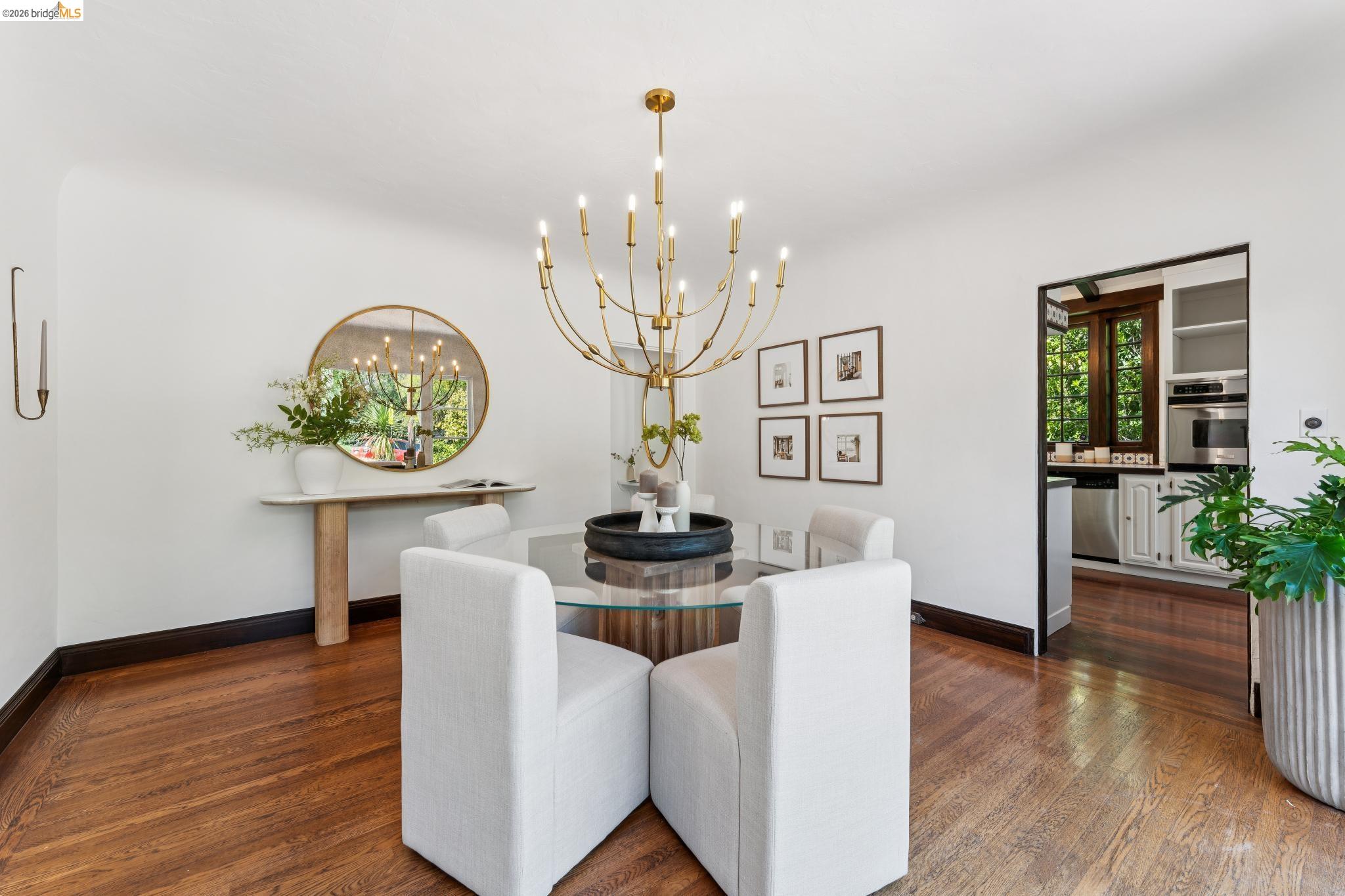 Detail Gallery Image 18 of 60 For 2615 La Cuesta Ave, Oakland,  CA 94611 - 3 Beds | 3 Baths