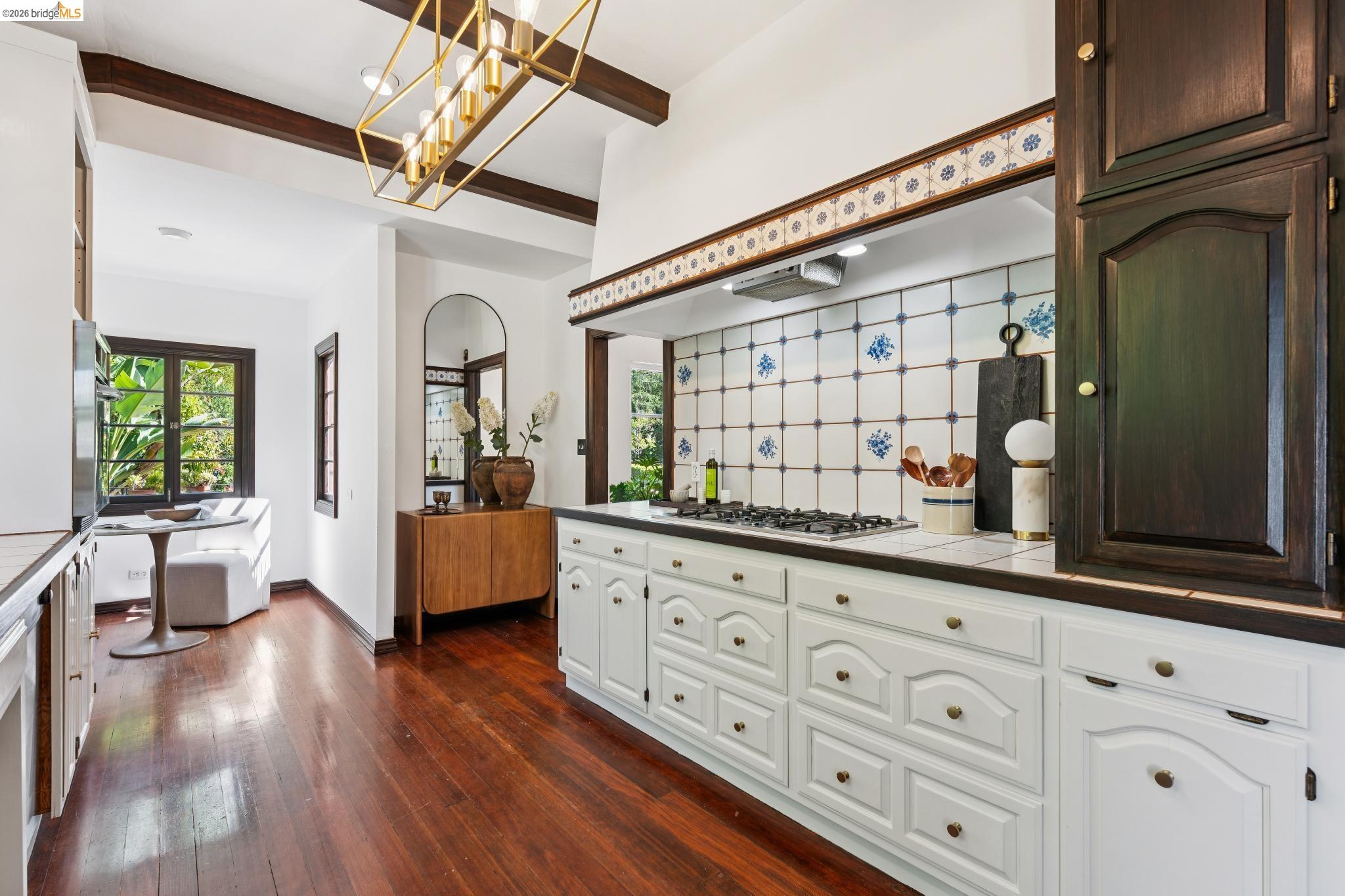 Detail Gallery Image 24 of 60 For 2615 La Cuesta Ave, Oakland,  CA 94611 - 3 Beds | 3 Baths