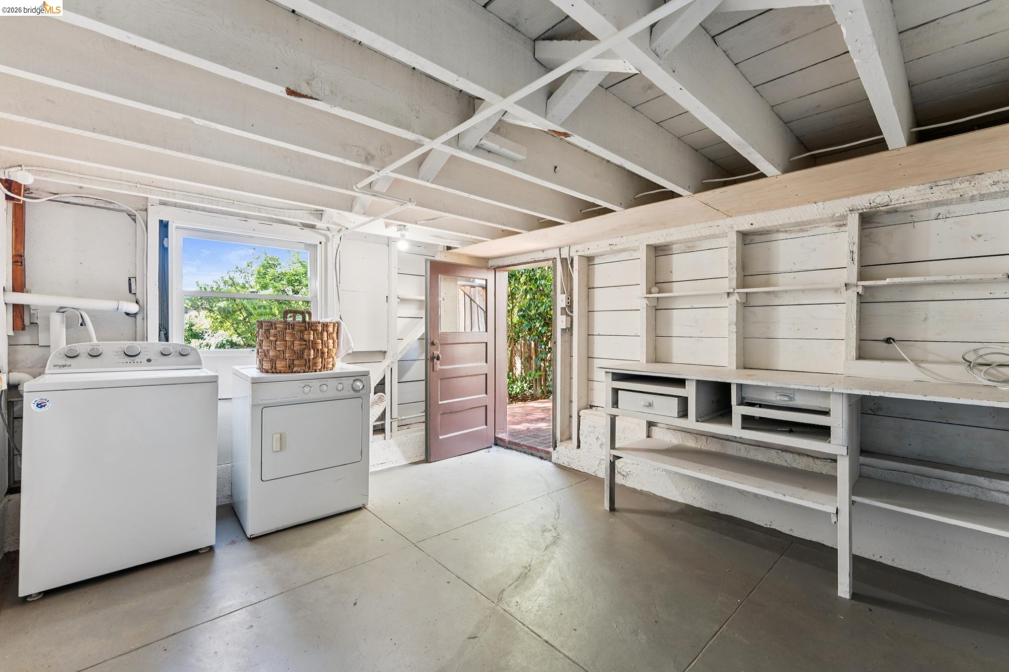 Detail Gallery Image 38 of 60 For 2615 La Cuesta Ave, Oakland,  CA 94611 - 3 Beds | 3 Baths