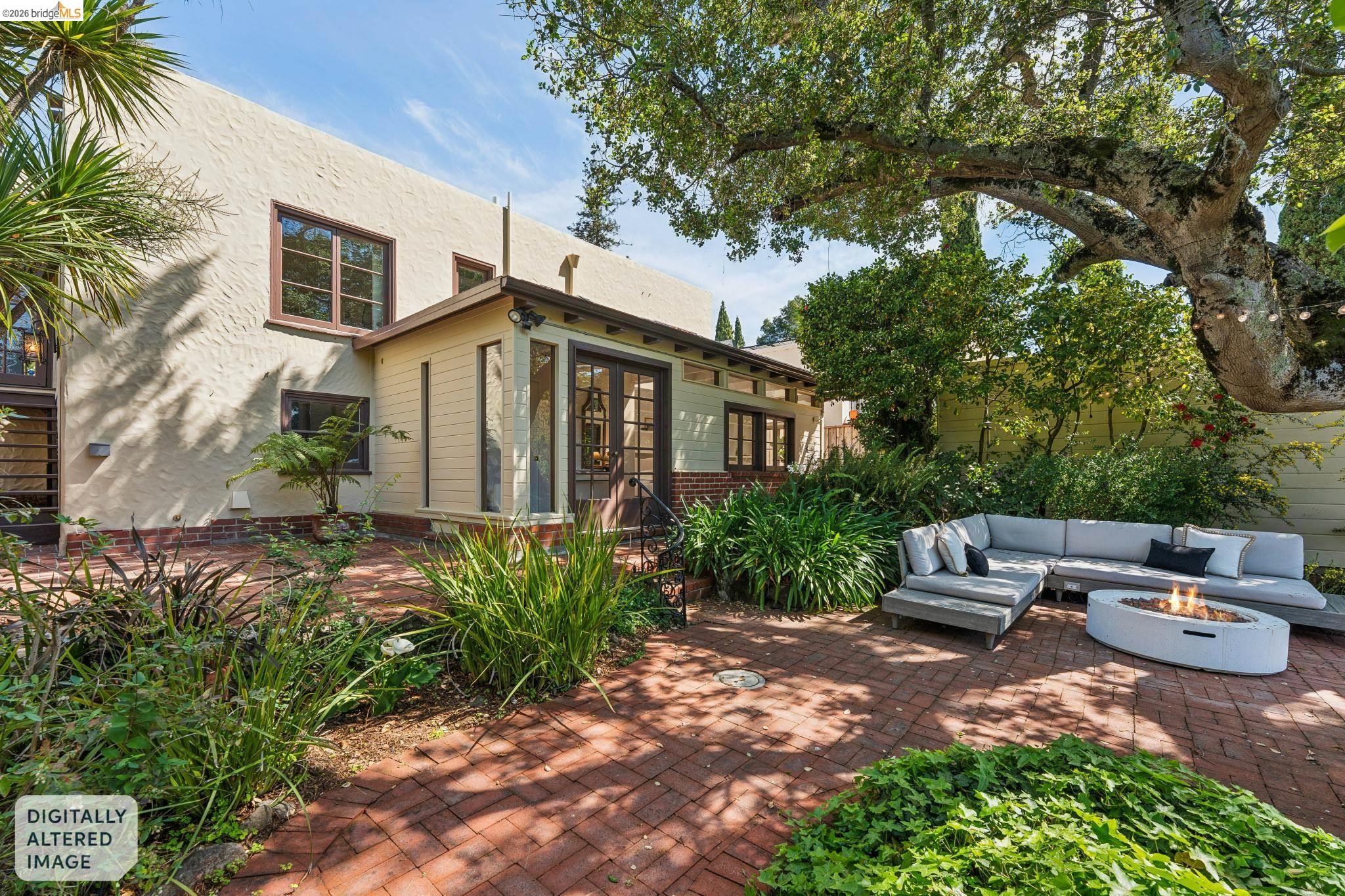 Detail Gallery Image 43 of 60 For 2615 La Cuesta Ave, Oakland,  CA 94611 - 3 Beds | 3 Baths