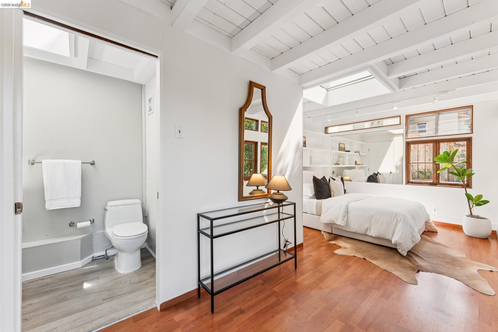 Detail Gallery Image 45 of 60 For 2615 La Cuesta Ave, Oakland,  CA 94611 - 3 Beds | 3 Baths