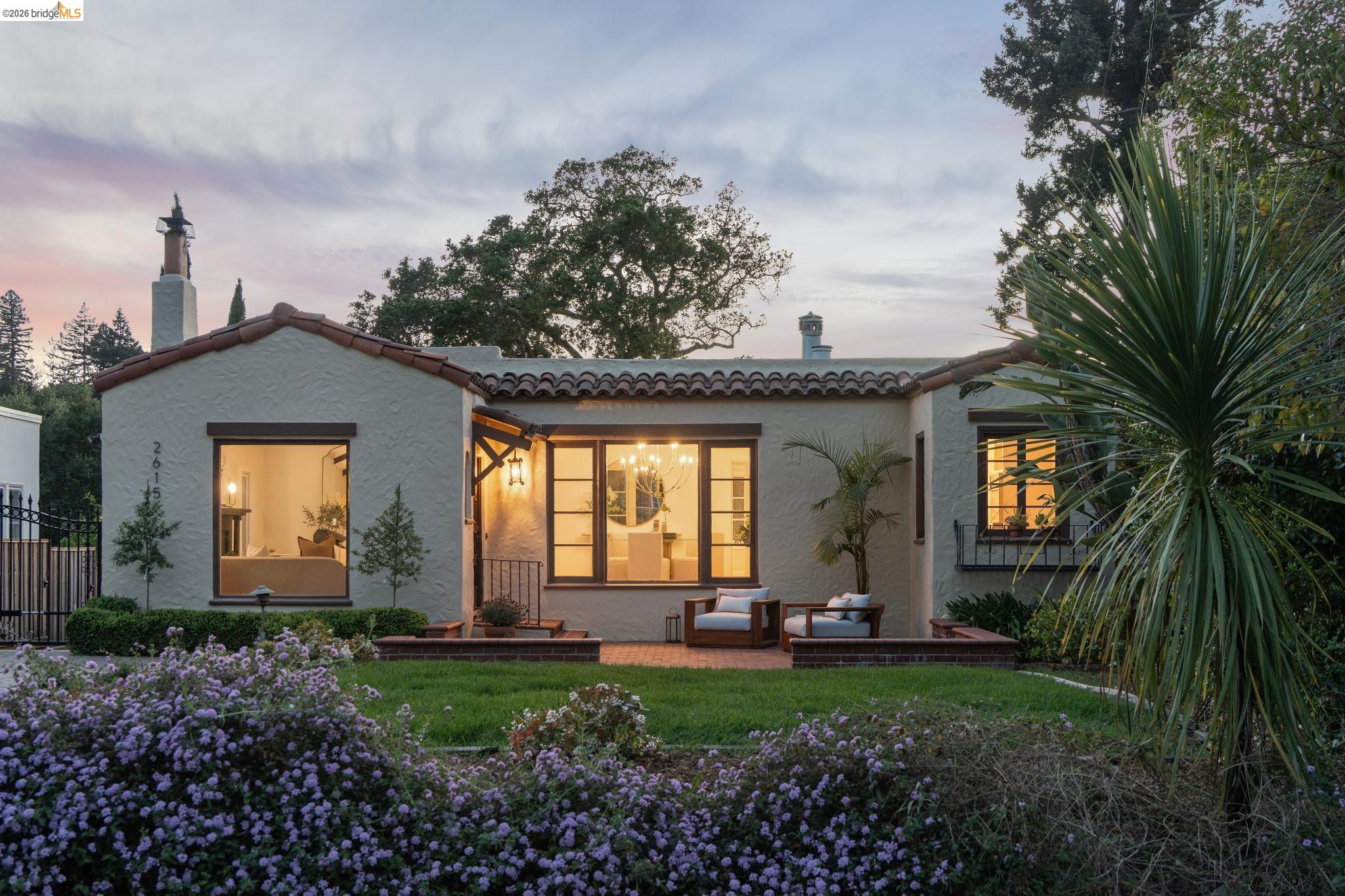 Detail Gallery Image 59 of 60 For 2615 La Cuesta Ave, Oakland,  CA 94611 - 3 Beds | 3 Baths