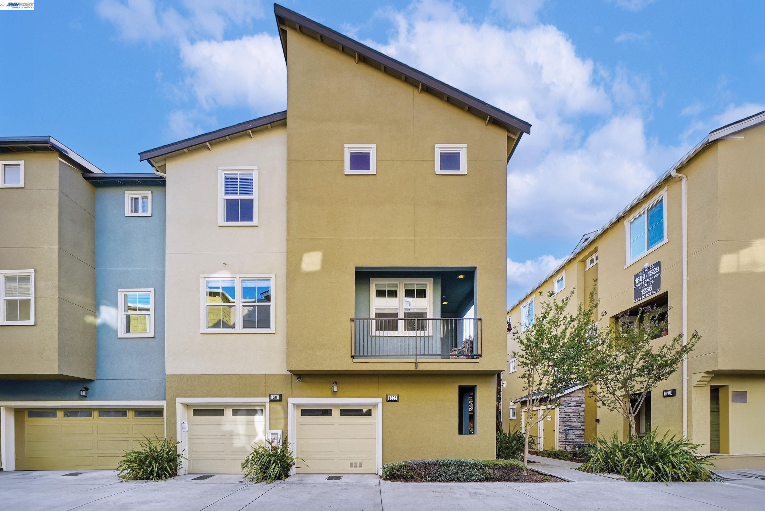 Detail Gallery Image 2 of 37 For 1505 Coyote Creek Way, Milpitas,  CA 95035 - 2 Beds | 2/1 Baths