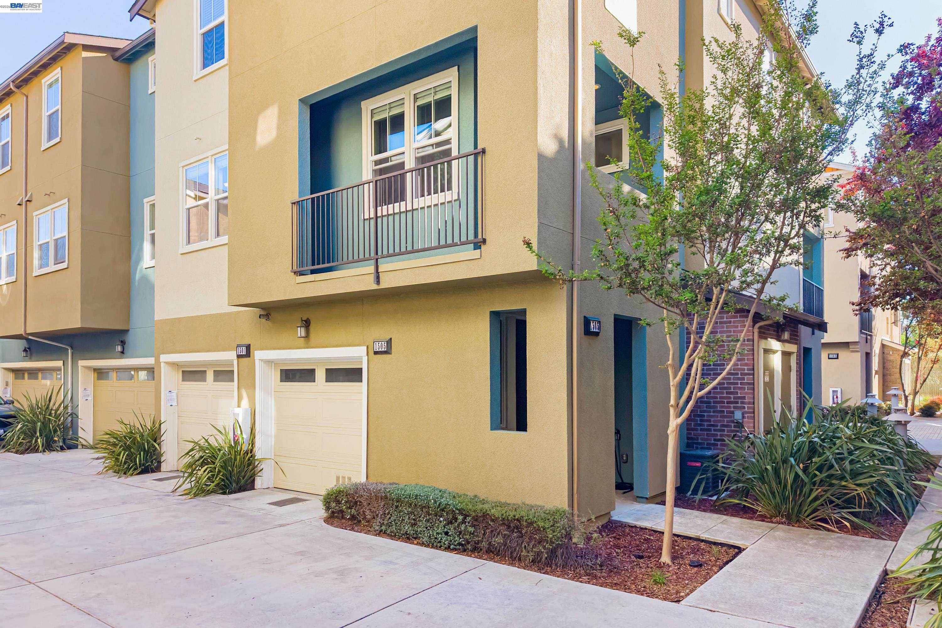 Detail Gallery Image 3 of 37 For 1505 Coyote Creek Way, Milpitas,  CA 95035 - 2 Beds | 2/1 Baths
