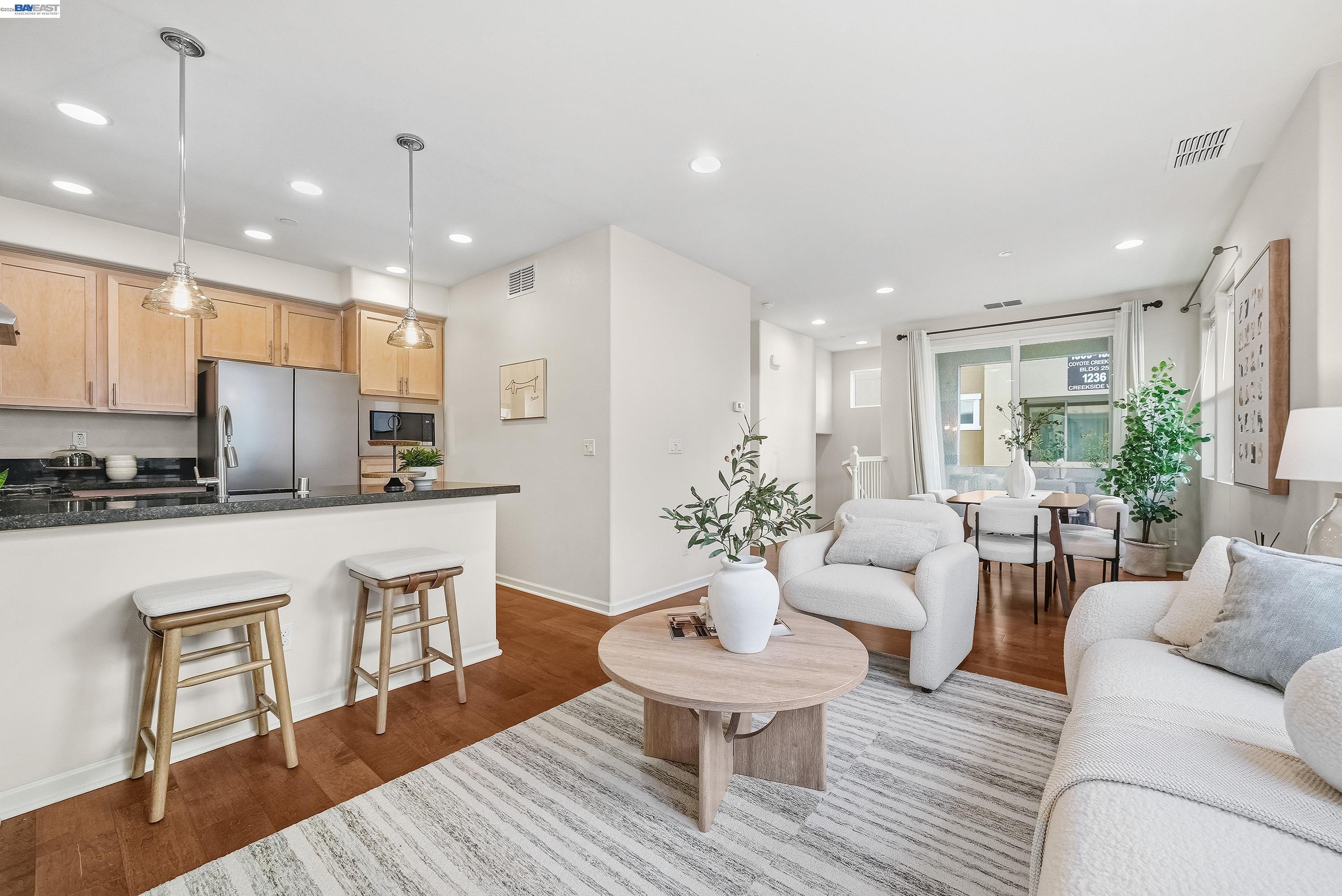 Detail Gallery Image 7 of 37 For 1505 Coyote Creek Way, Milpitas,  CA 95035 - 2 Beds | 2/1 Baths