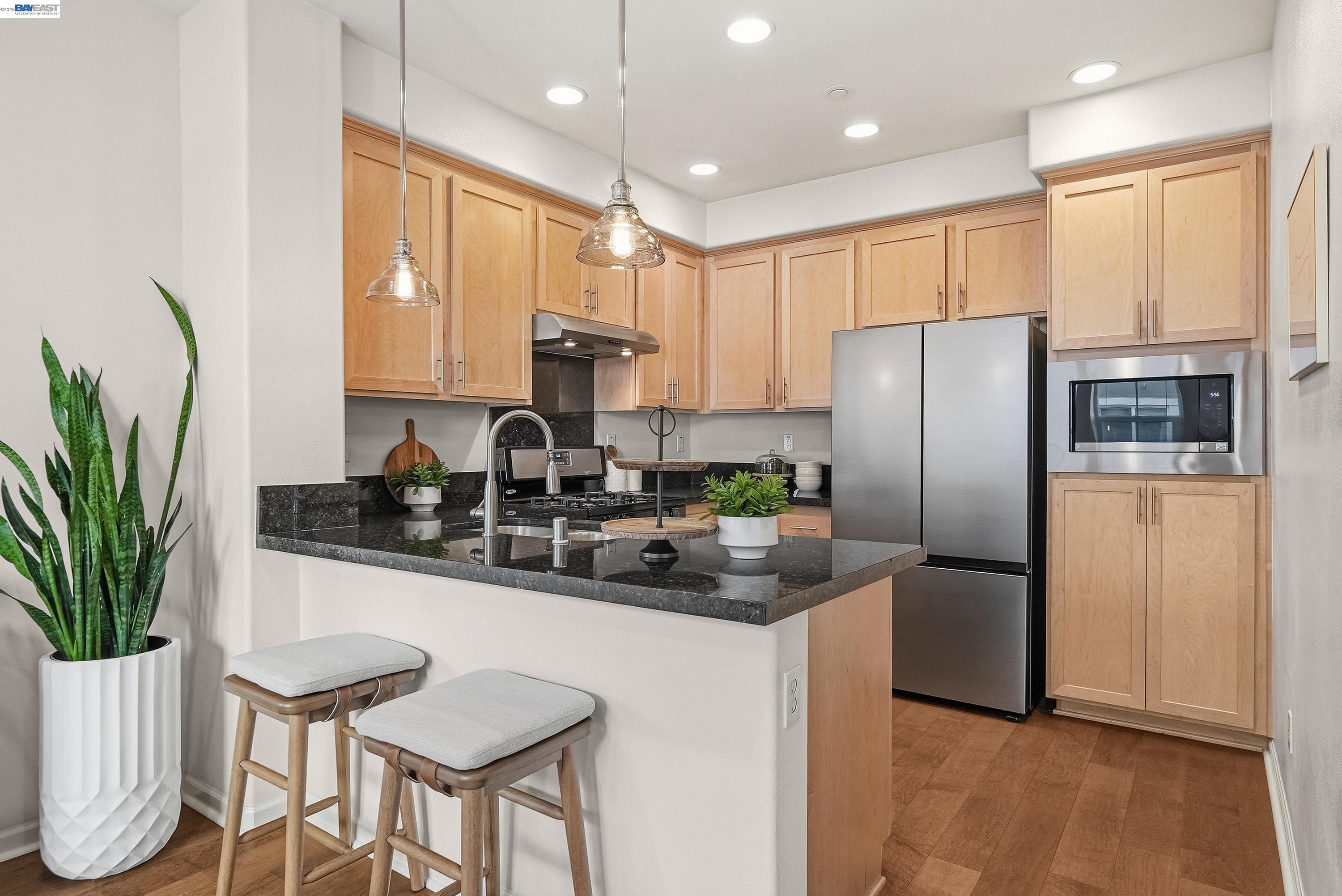 Detail Gallery Image 9 of 37 For 1505 Coyote Creek Way, Milpitas,  CA 95035 - 2 Beds | 2/1 Baths