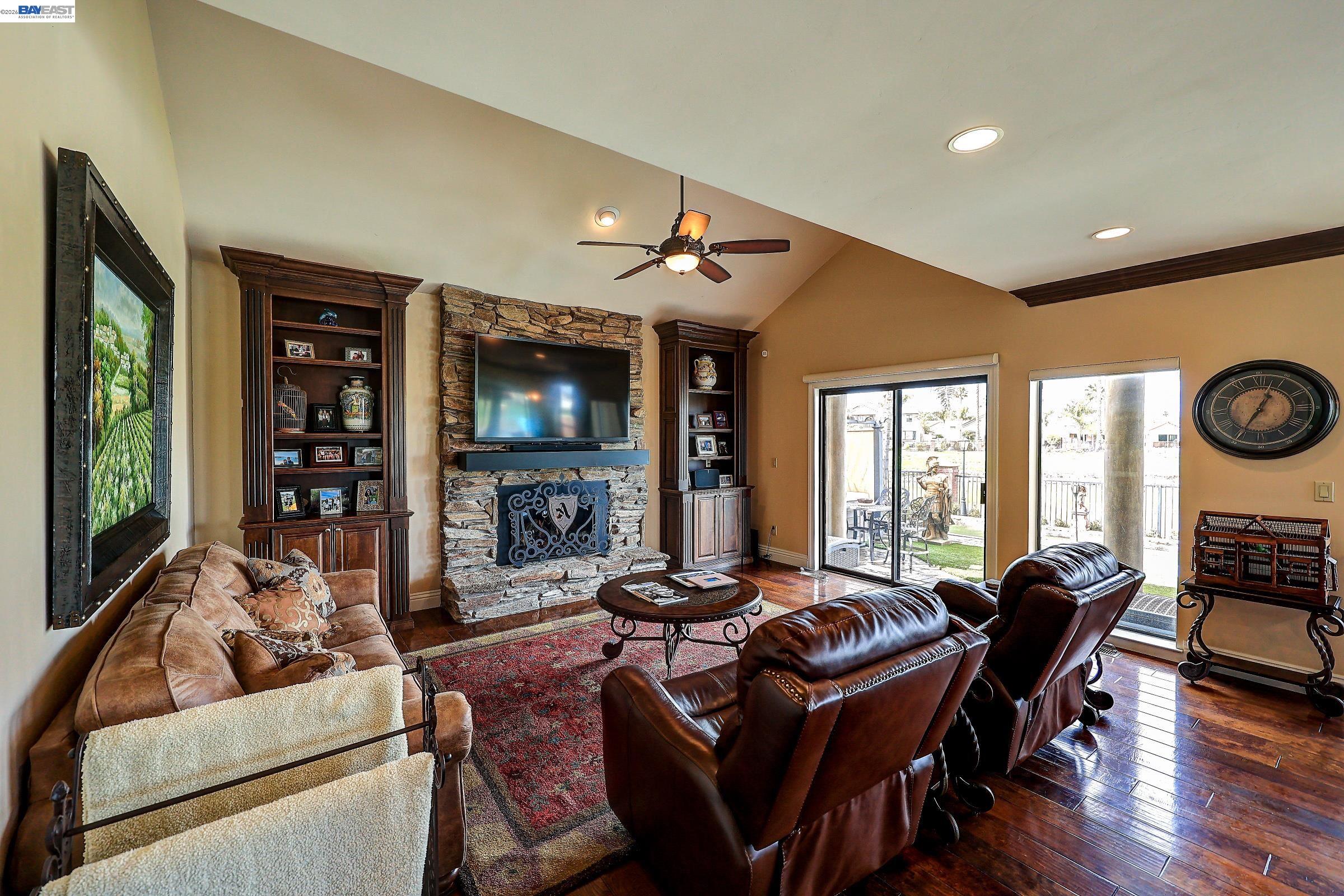 Detail Gallery Image 15 of 60 For 1310 Hampton Ct, Discovery Bay,  CA 94505 - 4 Beds | 3/1 Baths
