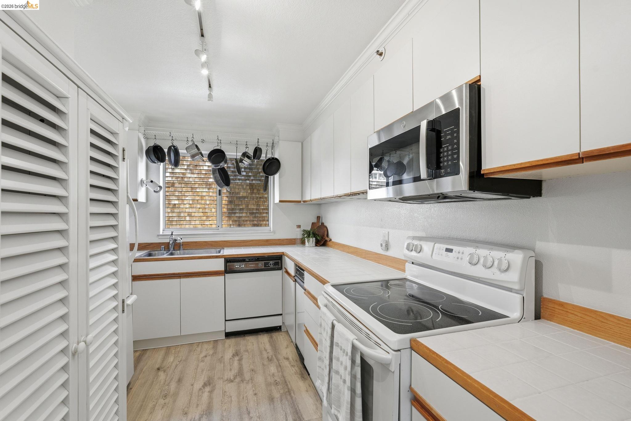 Photo #11: 41128700 Listing: Photo #11