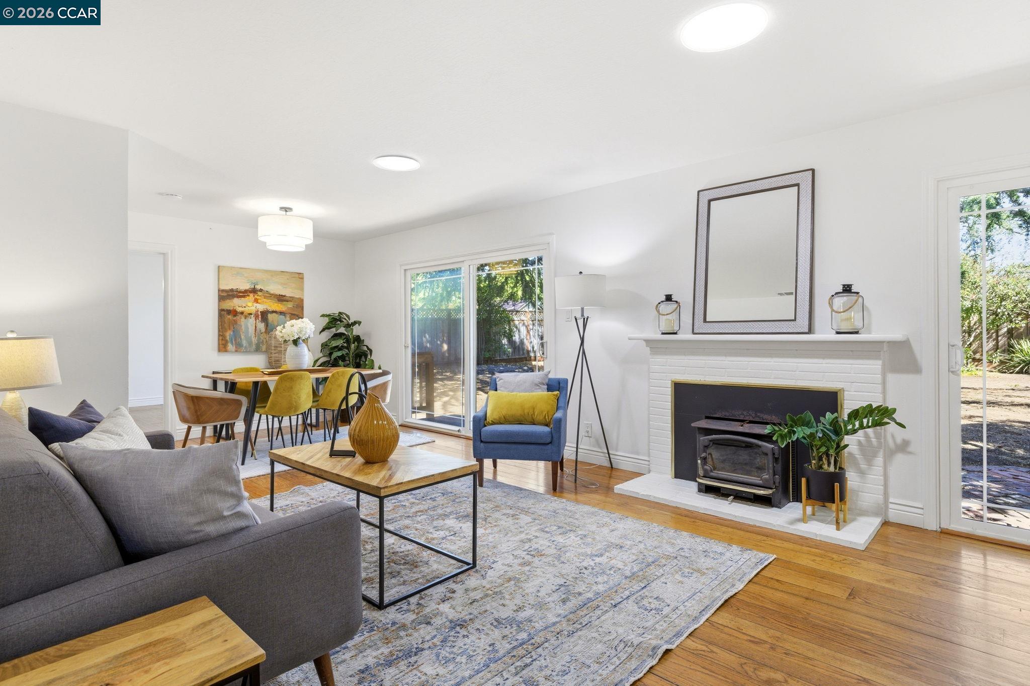 Detail Gallery Image 2 of 20 For 1306 Craig Dr, Concord,  CA 94518 - 3 Beds | 2 Baths