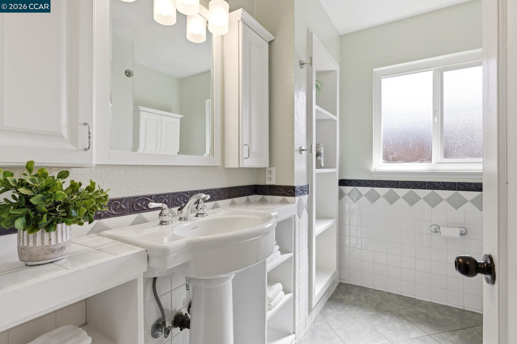 Detail Gallery Image 14 of 20 For 1306 Craig Dr, Concord,  CA 94518 - 3 Beds | 2 Baths