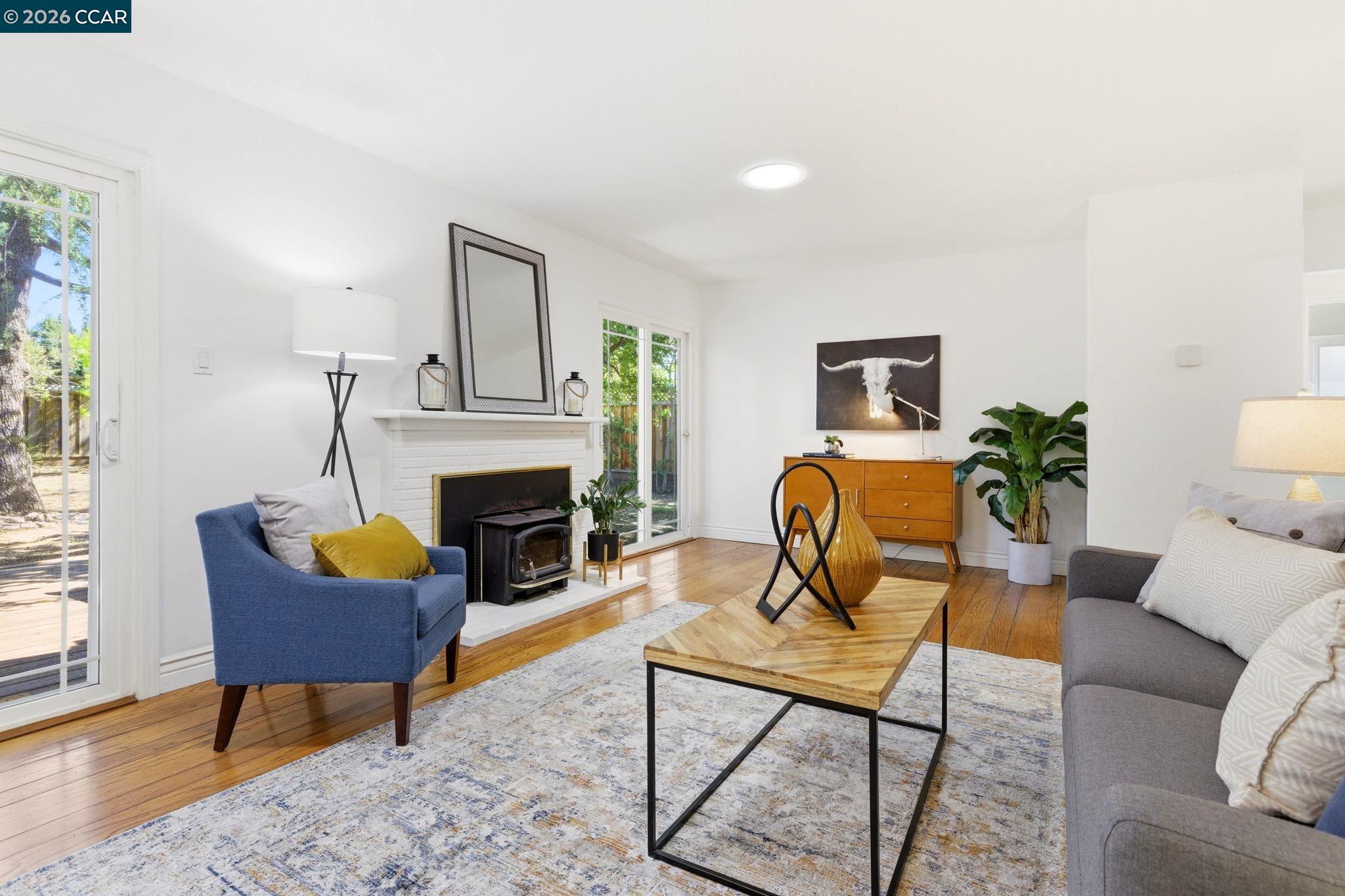 Detail Gallery Image 4 of 20 For 1306 Craig Dr, Concord,  CA 94518 - 3 Beds | 2 Baths