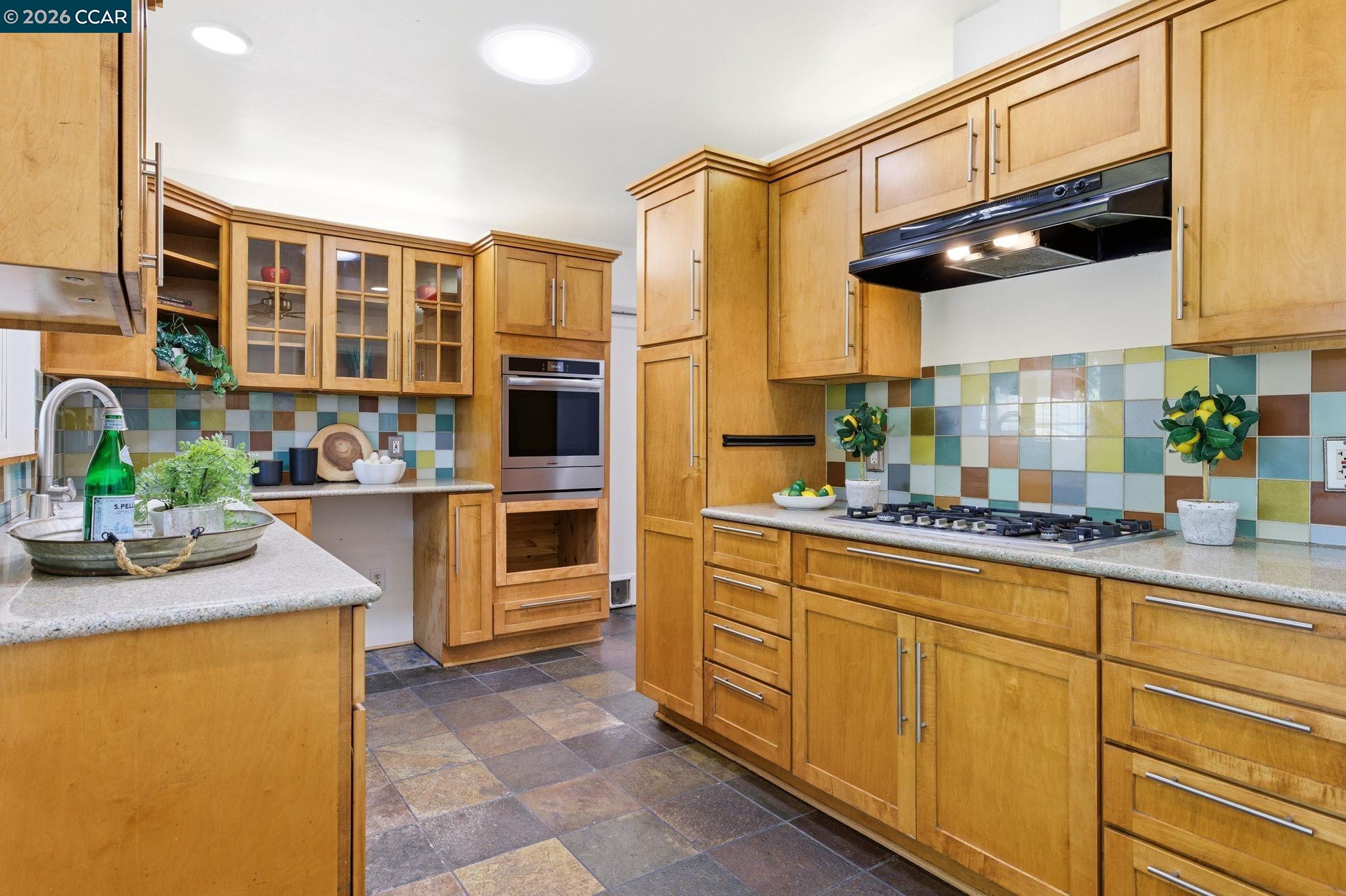 Detail Gallery Image 8 of 20 For 1306 Craig Dr, Concord,  CA 94518 - 3 Beds | 2 Baths