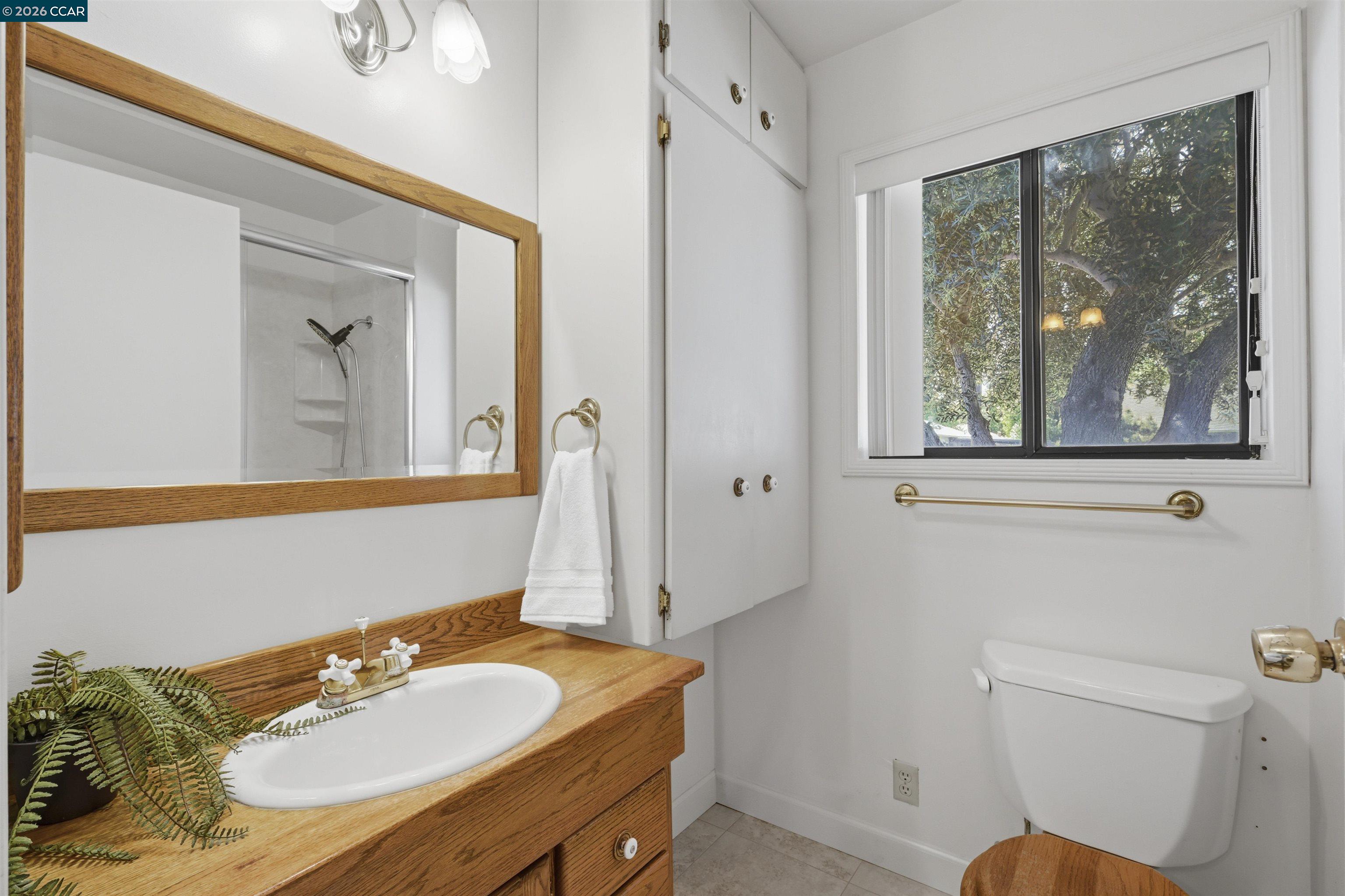 Detail Gallery Image 15 of 36 For 17930 via Toledo, San Lorenzo,  CA 94580 - 3 Beds | 2 Baths