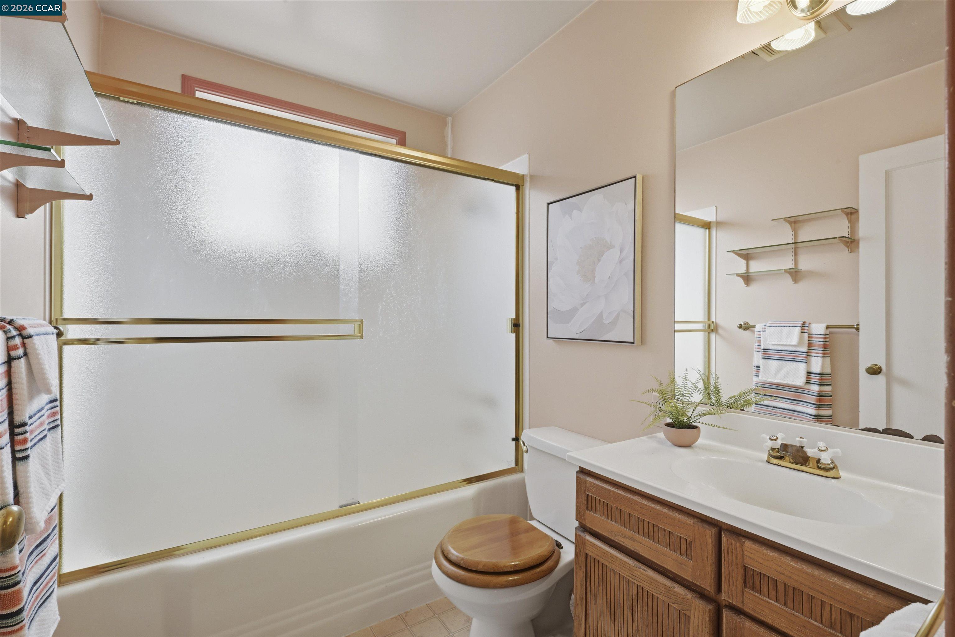 Detail Gallery Image 18 of 36 For 17930 via Toledo, San Lorenzo,  CA 94580 - 3 Beds | 2 Baths