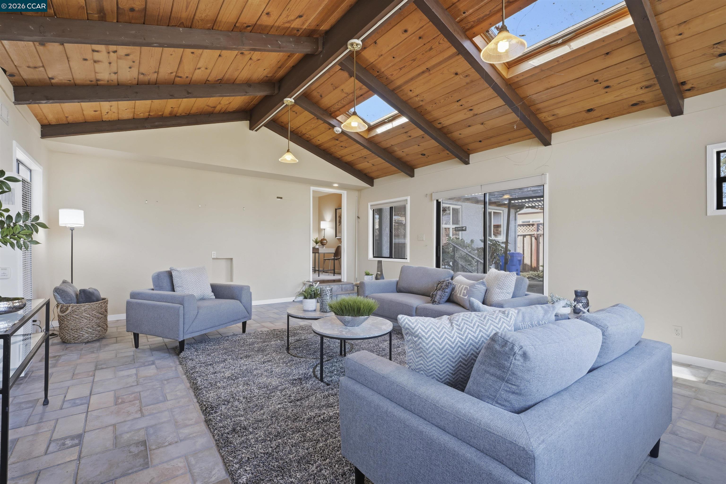 Detail Gallery Image 6 of 36 For 17930 via Toledo, San Lorenzo,  CA 94580 - 3 Beds | 2 Baths