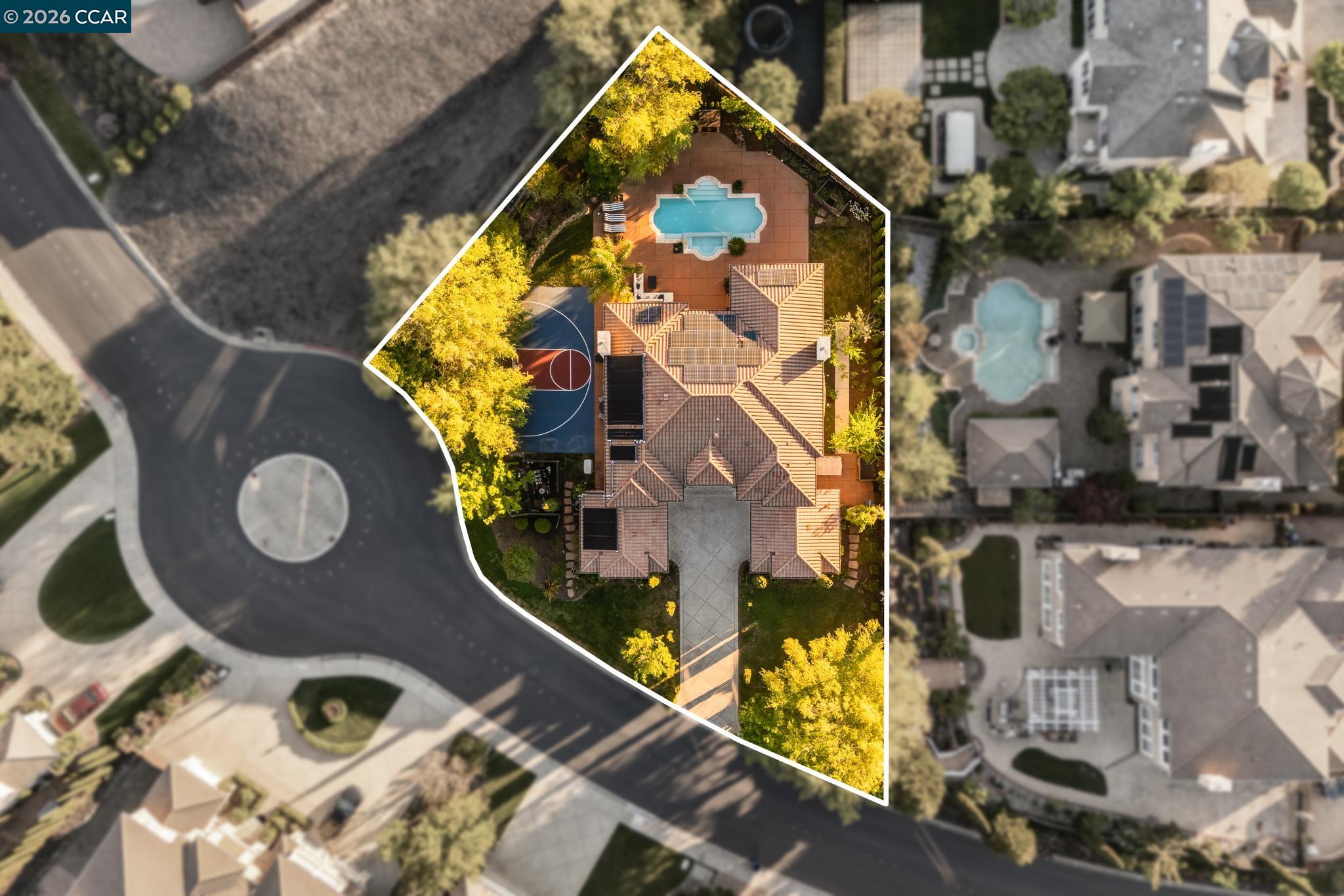 Detail Gallery Image 42 of 51 For 3432 Ashbourne Cir, San Ramon,  CA 94583 - 5 Beds | 5/1 Baths