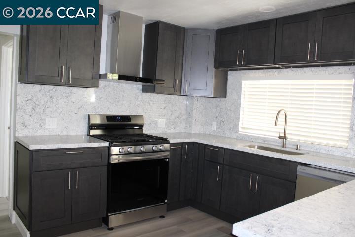 Detail Gallery Image 2 of 20 For 2680 Appian Way, Pinole,  CA 94564 - 3 Beds | 2 Baths